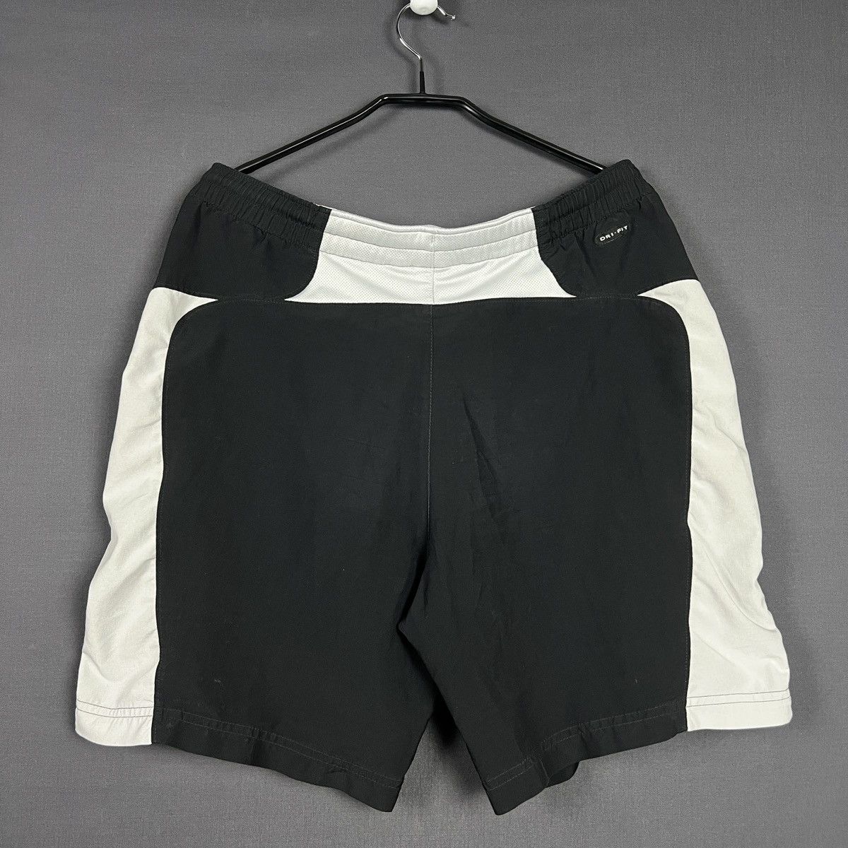 Nike × Vintage Nike Dri-Fit Athletic Shorts M Black White Zipper Pocket Size US 34 / EU 50 - 8 Thumbnail