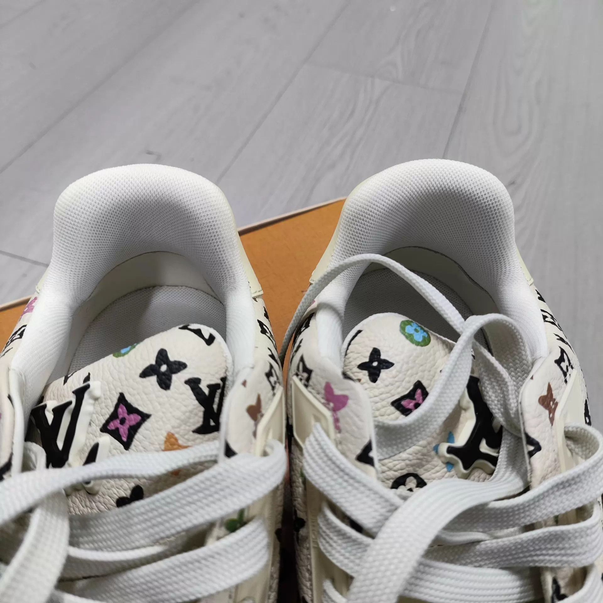 Louis Vuitton LV Unworn Allover Logo White Trainers 4 Size US 4 / IT 34 - 2 Thumbnail