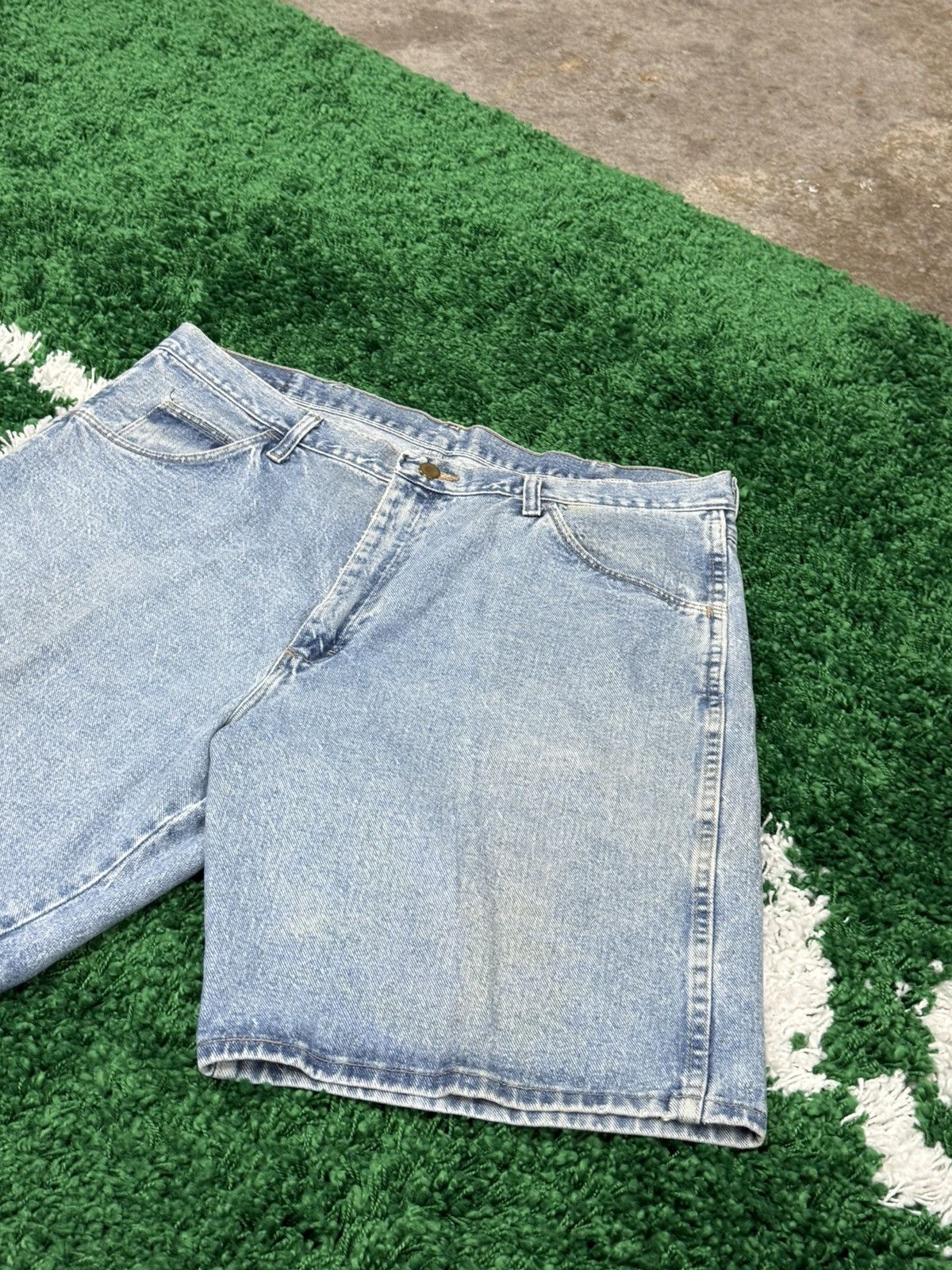 Wrangler Wrangler Distressed 5 Pocket Denim Jean Short Jorts Sz. 38 Size US 38 / EU 54 - 2 Thumbnail