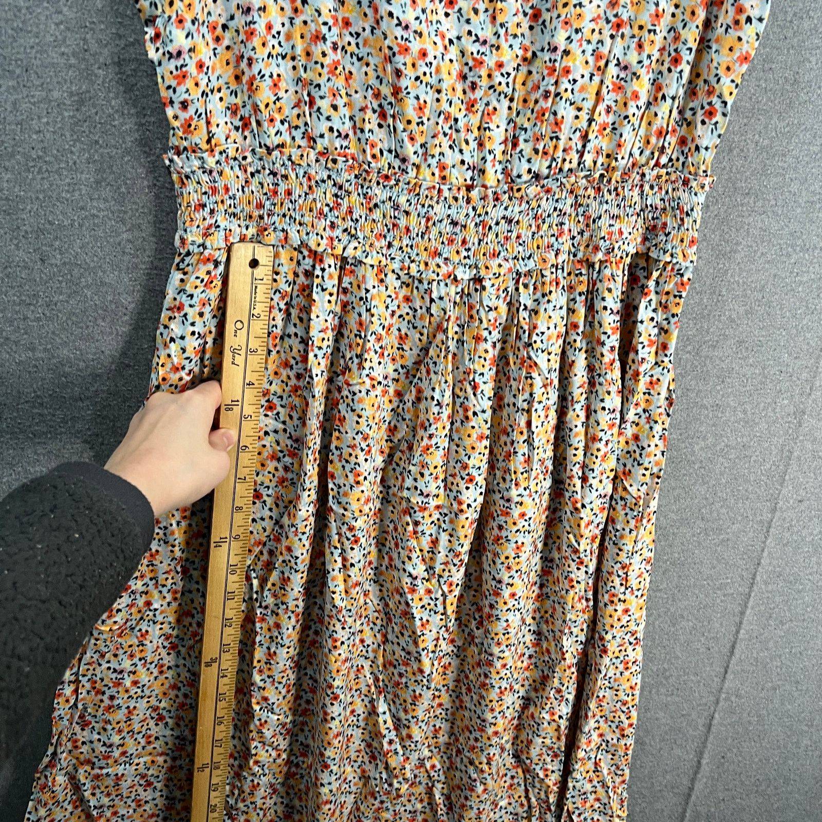 Other Candace Cameron Bure Smocked V-Neck Midi Dress Size S / US 4 / IT 40 - 9 Thumbnail