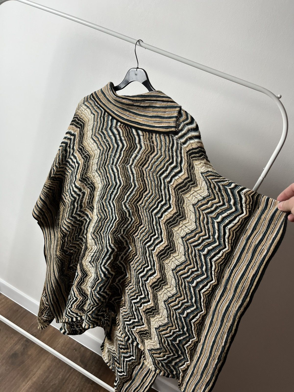 Missoni × Vintage Missoni Striped Zigzag Knit Poncho Made in Italy Wool Blend Size M / US 6-8 / IT 42-44 - 10 Thumbnail