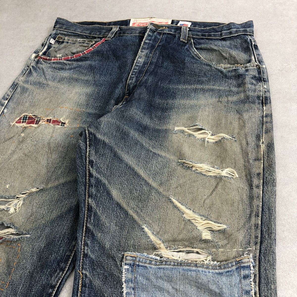 If Six Was Nine × Le Grande Bleu (L.G.B.) 🇺🇸 2000s Fresyjive Distressed Punk Custom Rework Jeans Y2K Size US 34 / EU 50 - 4 Thumbnail