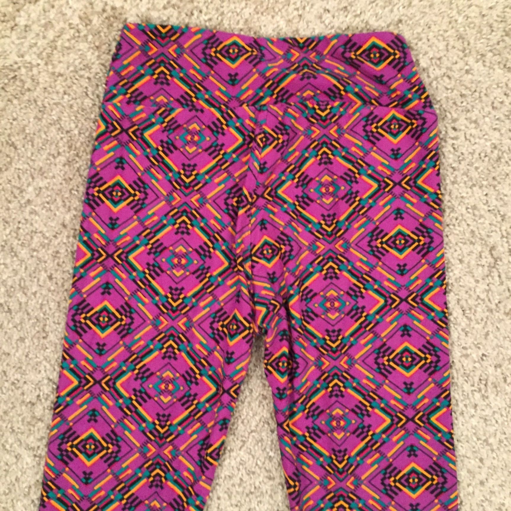 Vintage VINTAGE LuLaRoe Leggings One Size OS Purple Geometric NWOT Size 42" / US 20 - 7 Thumbnail