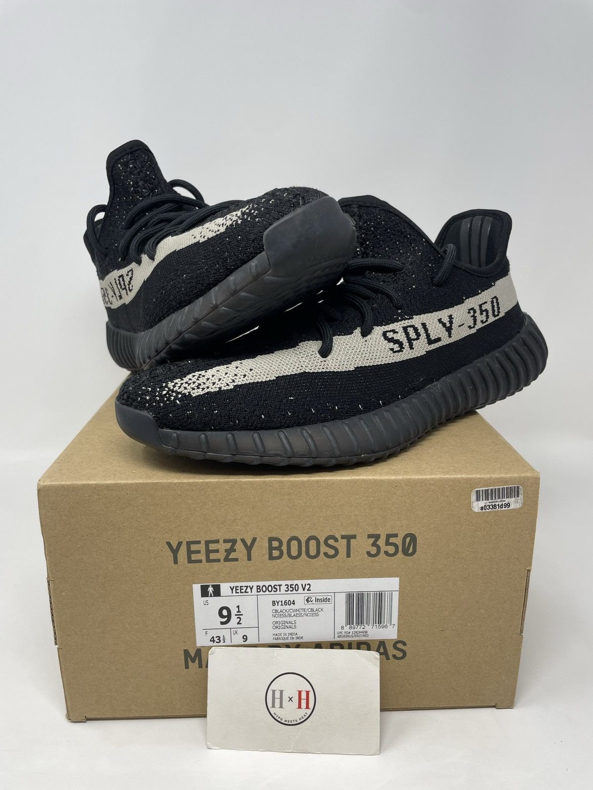 Yeezy Adidas Boost 350 V2 Oreo popular - Size 9.5