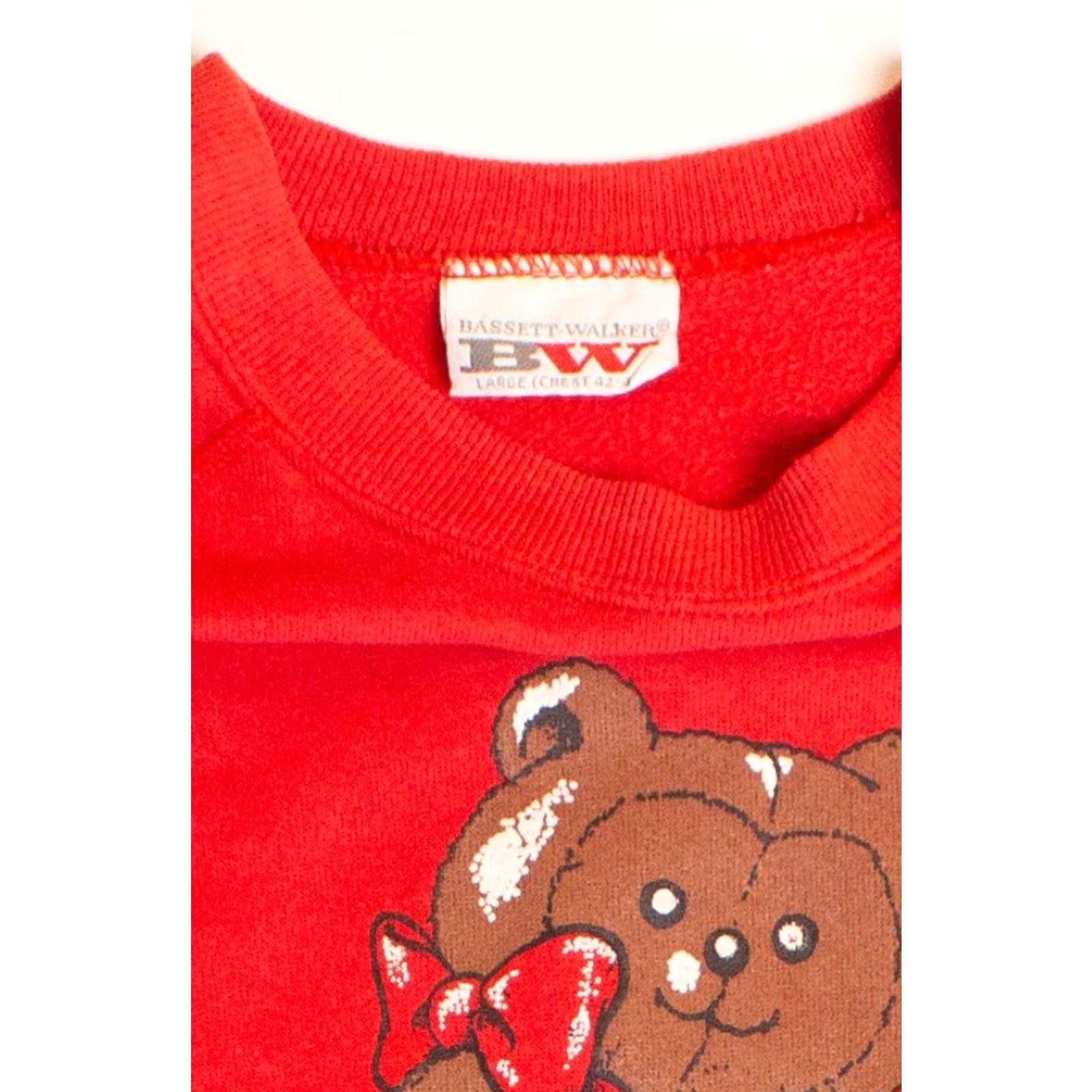 Vintage Vintage Bassett-Walker I Am Loved Teddy Bear Sweatshirt Shirt Large Red 1980s USA Mens Size US L / EU 52-54 / 3 - 4 Thumbnail