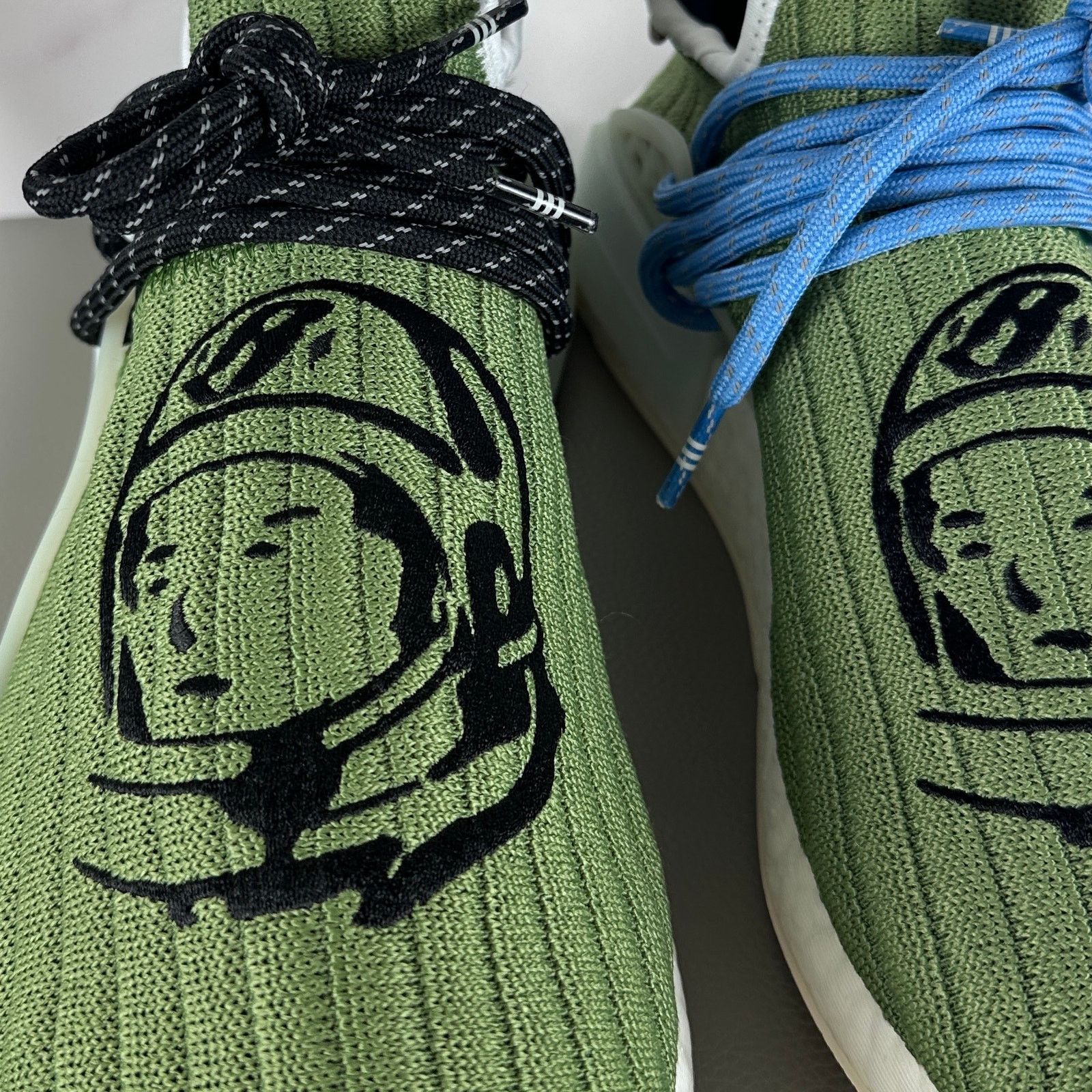 Adidas × Pharrell Sample Billionaire Boys Club NMD Hu Astronaut Green Size US 10 / EU 43 - 7 Thumbnail