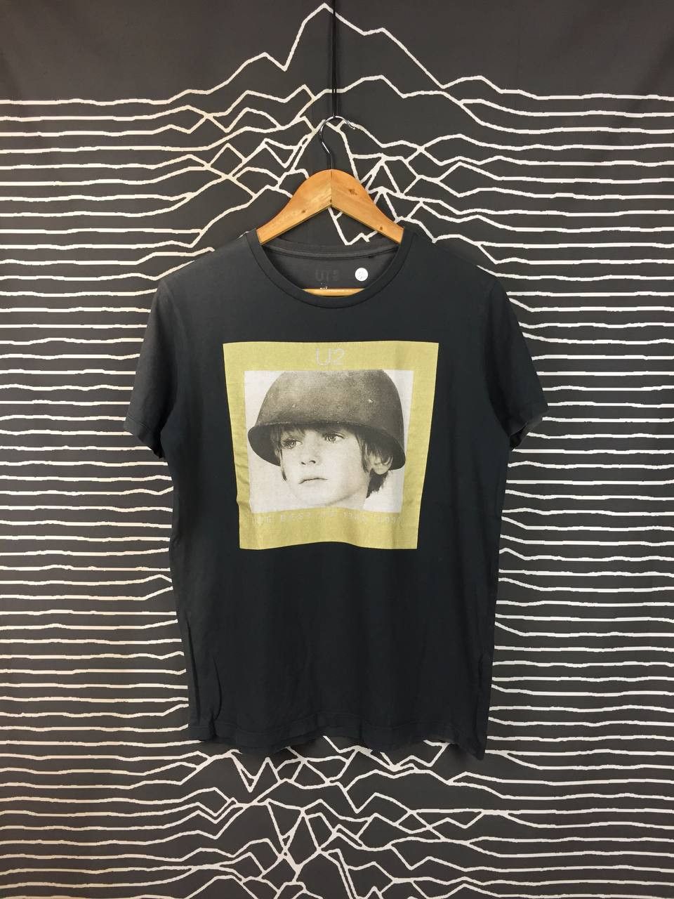 Band Tees Uniqlo x U2 Rock Band The Best of 1980-1990 Tee Size US M / EU 48-50 / 2 - 2 Thumbnail