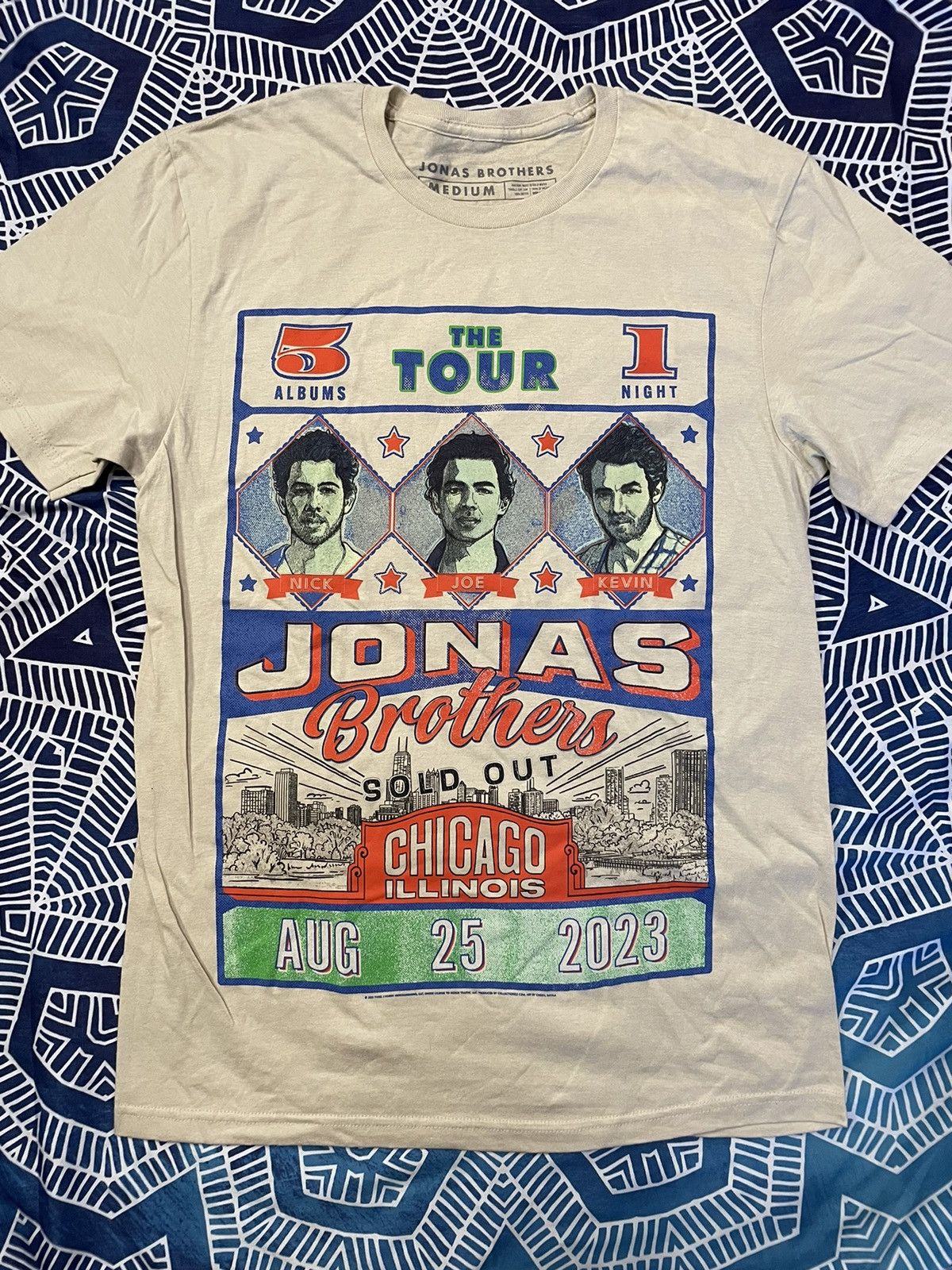 Band Tees Jonas Brothers The Tour Chicago Wrigley Field Size US M / EU 48-50 / 2 - 1 Thumbnail