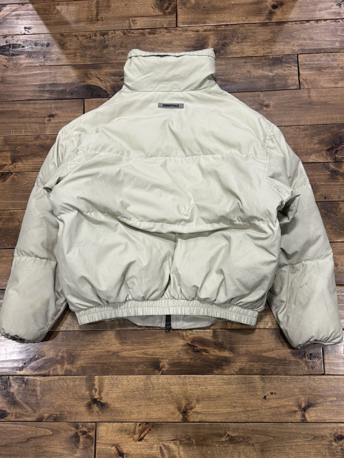 Essentials Fear of God Essentials Puffer Jacket – Light Stone Size US M / EU 48-50 / 2 - 2 Thumbnail
