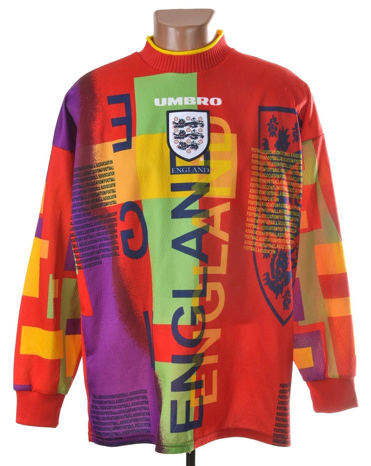 Umbro ENGLAND 1995/1996 GOALKEEPER FOOTBALL SHIRT UMBRO L Size US L / EU 52-54 / 3 - 1 Thumbnail