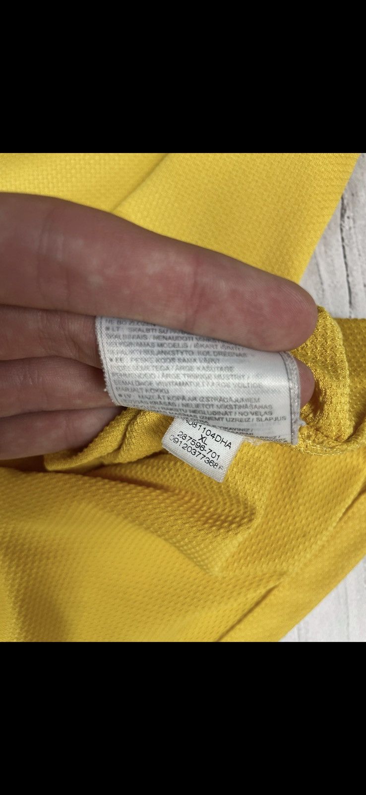 Nike Vintage nike Celtic soccer jersey size XL yellow rare Size US XL / EU 56 / 4 - 9 Thumbnail
