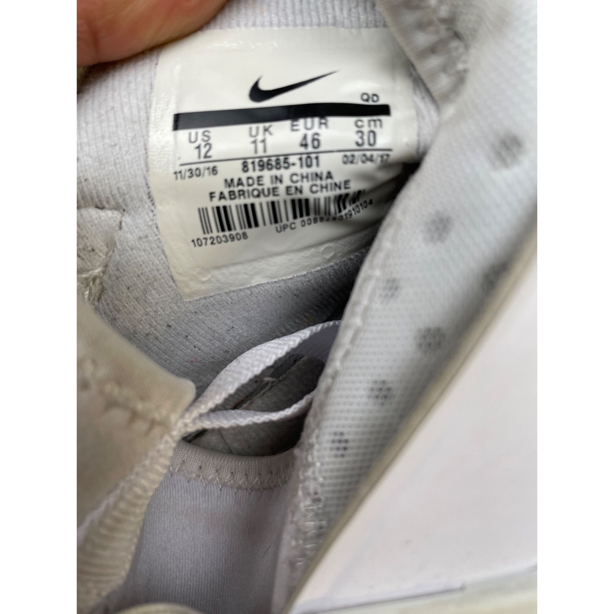Nike Nike Air Huarache Mens White Beige Slip on Sneakers Shoes SI Size US 12 / EU 45 - 7 Thumbnail
