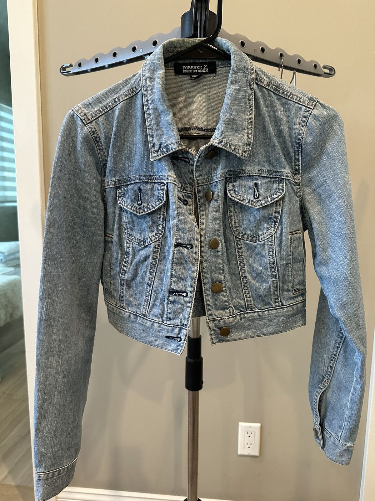 Forever 21 Jean jacket Size XS / US 0-2 / IT 36-38 - 1 Thumbnail