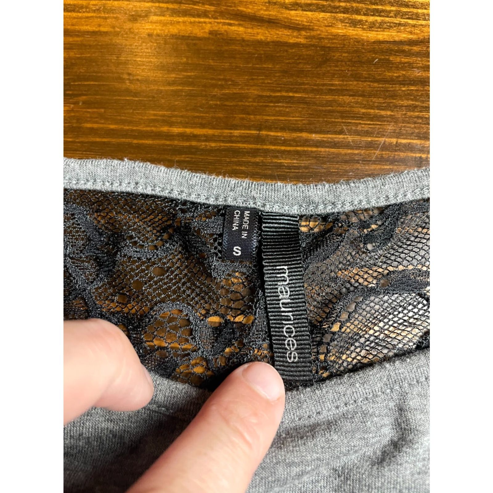 Vintage Maurices Shirt Women's Size Small Gray Black Lace Sleeveless Shirt Casual Modern Womens Size S / US 4 / IT 40 - 6 Thumbnail