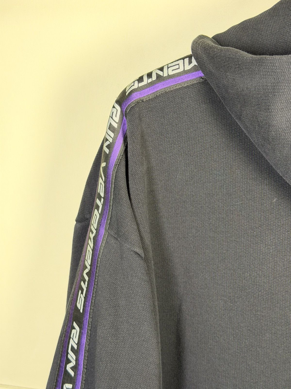 Vetements *RARE* VETEMENTS RUN TAPE LOGO OVERSIZED SWEATER HOODIE Size US XS / EU 42 / 0 - 11 Thumbnail