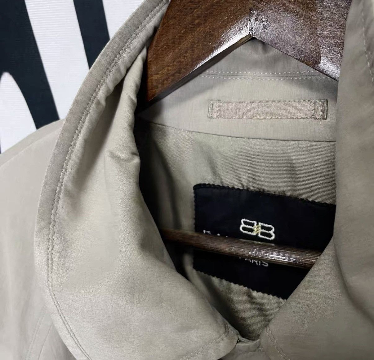 Balenciaga Balenciaga White Parka Coat J29 Size US M / EU 48-50 / 2 - 3 Thumbnail