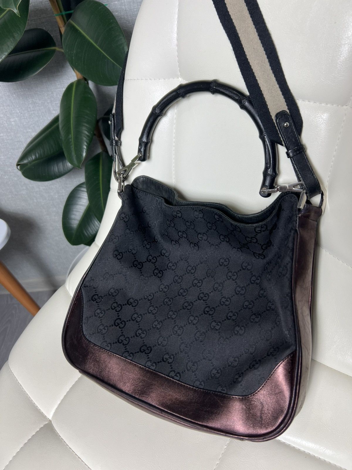 Gucci Vintage Gucci GG Monogram Canvas Bambo Shoulder Handle Bag Size ONE SIZE - 2 Thumbnail