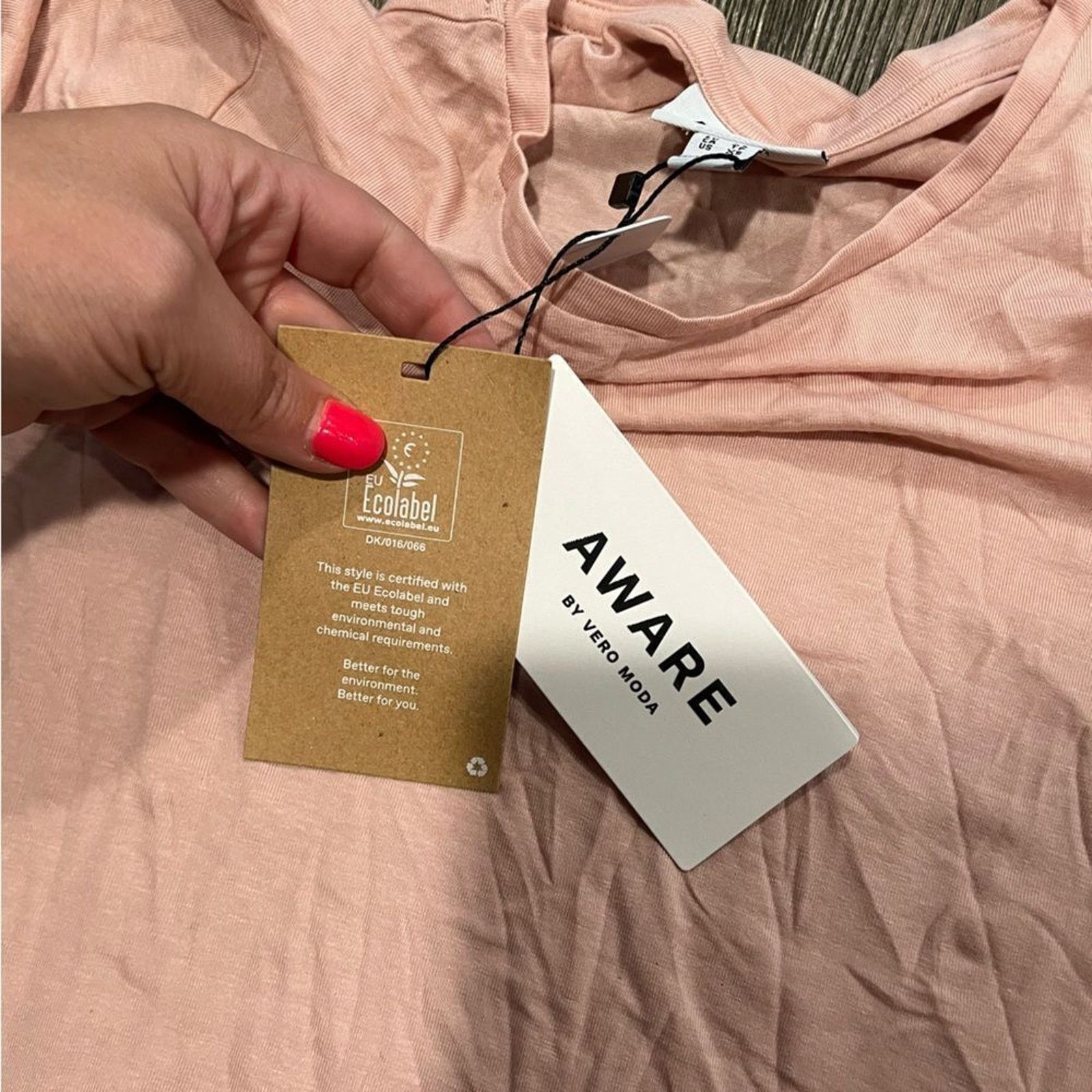 Vintage NWT Aware Vero Moda T-Shirt Tencel Rose Dust Size XS Size XS / US 0-2 / IT 36-38 - 4 Thumbnail