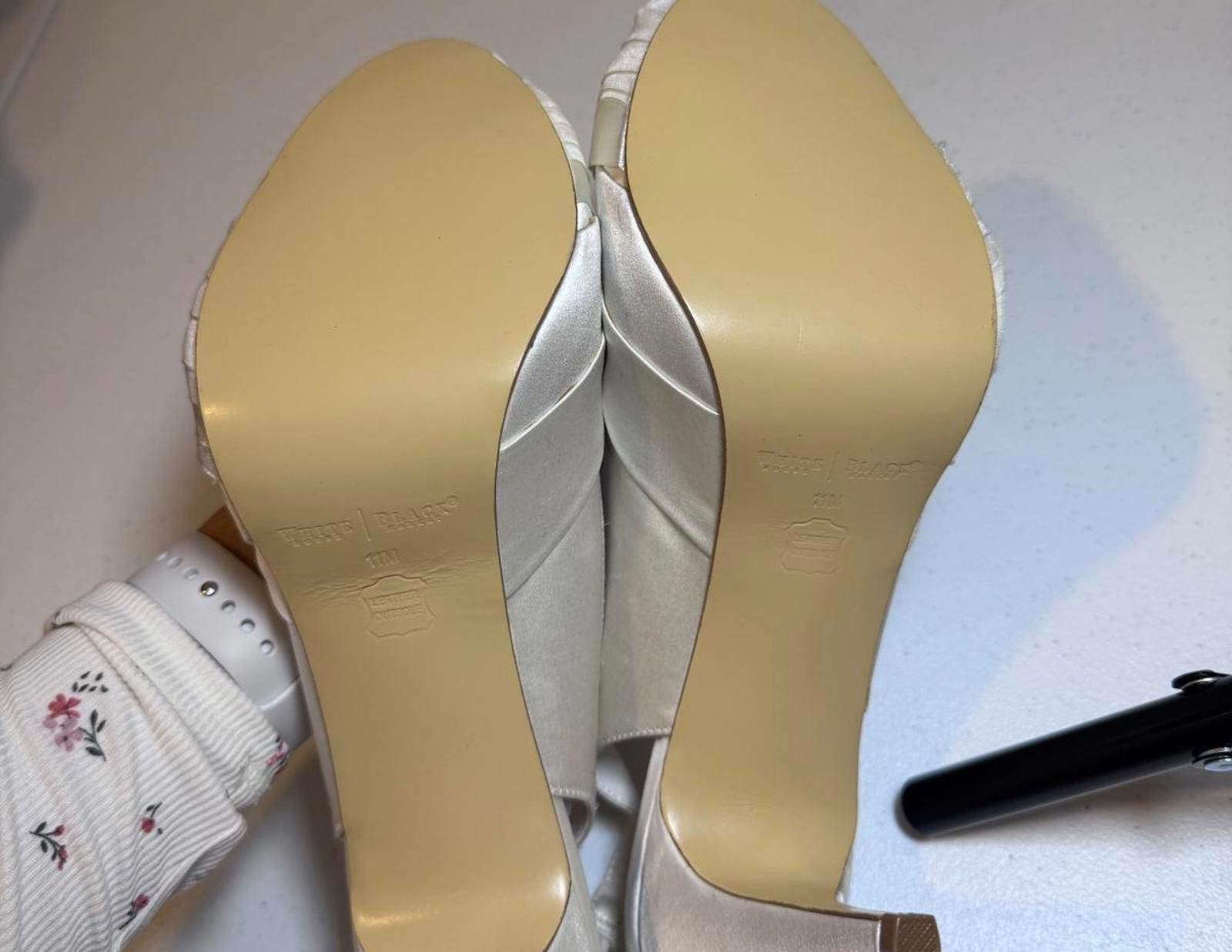 Designer Elegant White Slingback Heels by White House Black Market Size US 11 / IT 41 - 6 Thumbnail