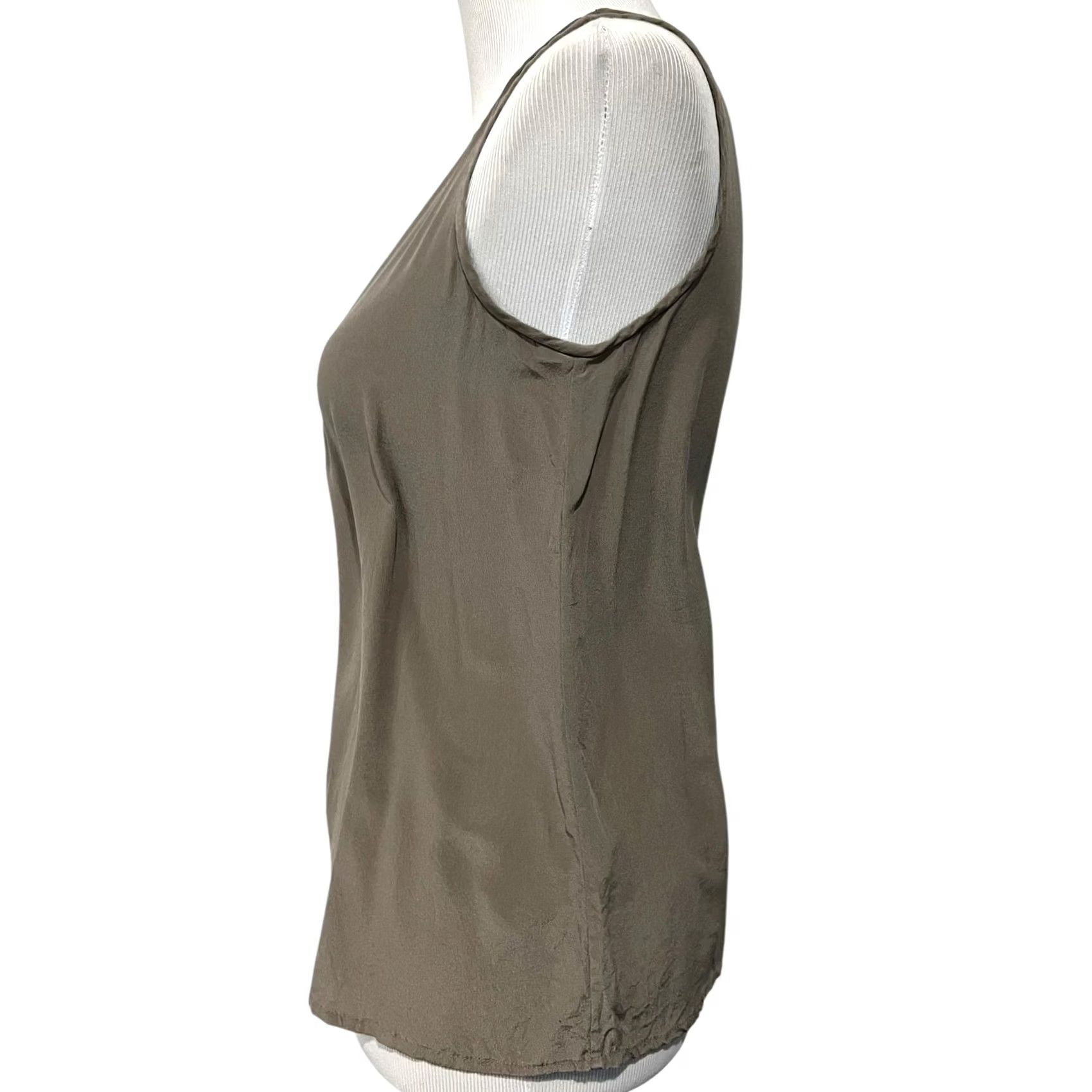 Peserico Peserico Tricot Silk Top Blouse Sleeveless Gray Tan Size 6 US 42 (Sz 6) Woman Blouse Womens Silk Top Sleeveless Gray Tan 6 US Peserico Tricot Blouse Size M / US 6-8 / IT 42-44 - 3 Thumbnail
