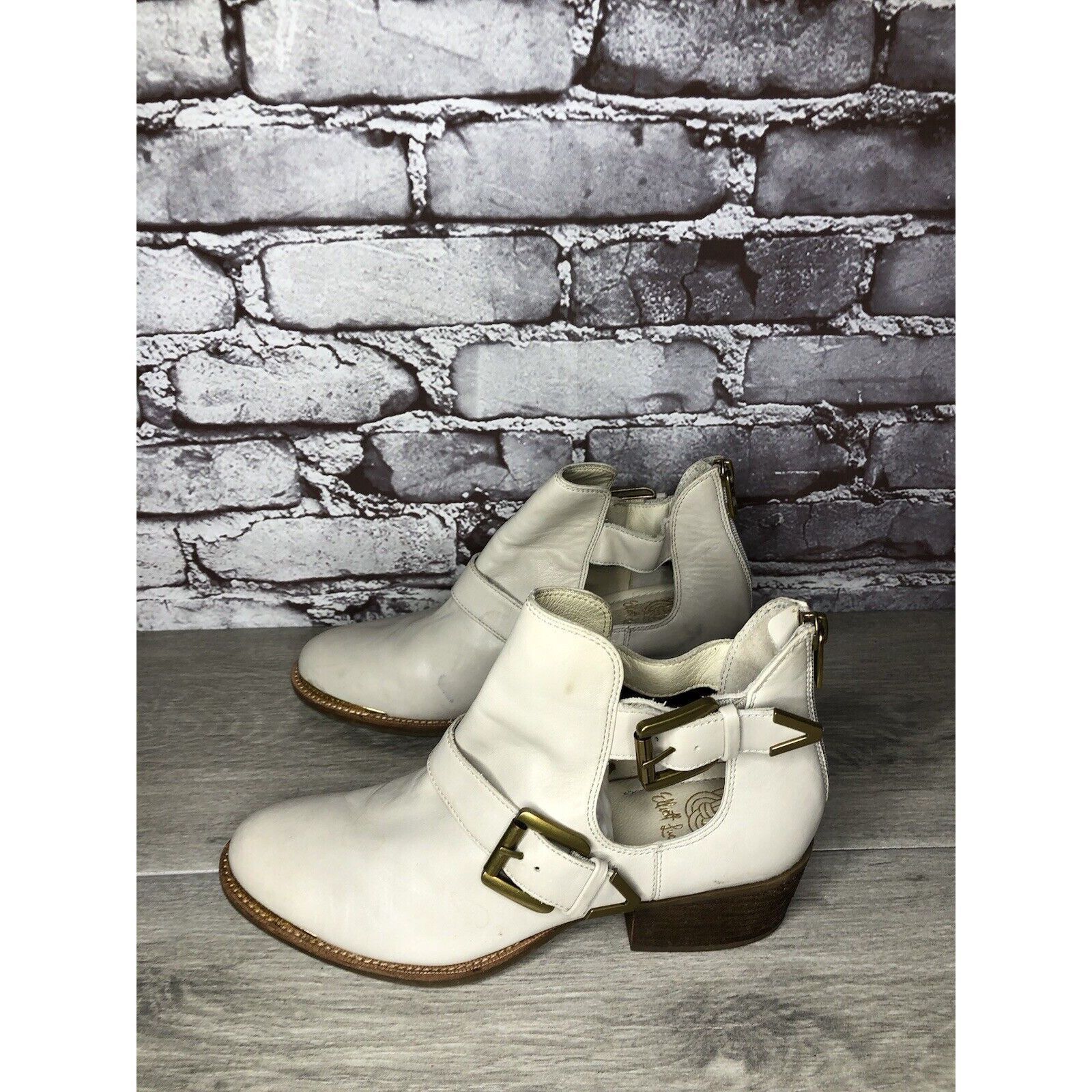 Elliott Elliot Lucca Ivory Leather Anthropologie Gold Buckle Heel Bo Size US 7 / IT 37 - 6 Thumbnail