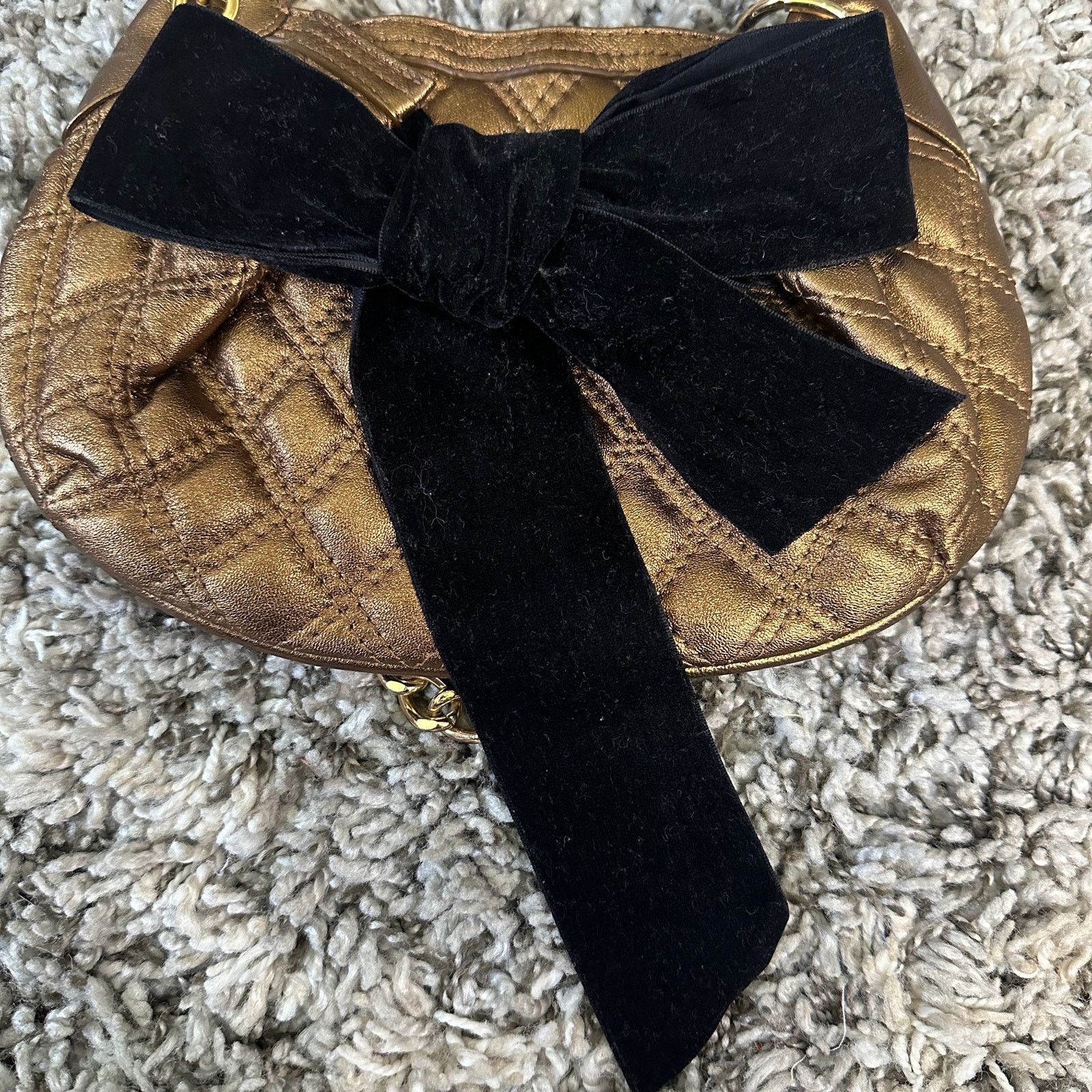 Bcbgmaxazria Gold Bronze Look Quilted Purse Black Velvet Bow Chain Size ONE SIZE - 3 Thumbnail