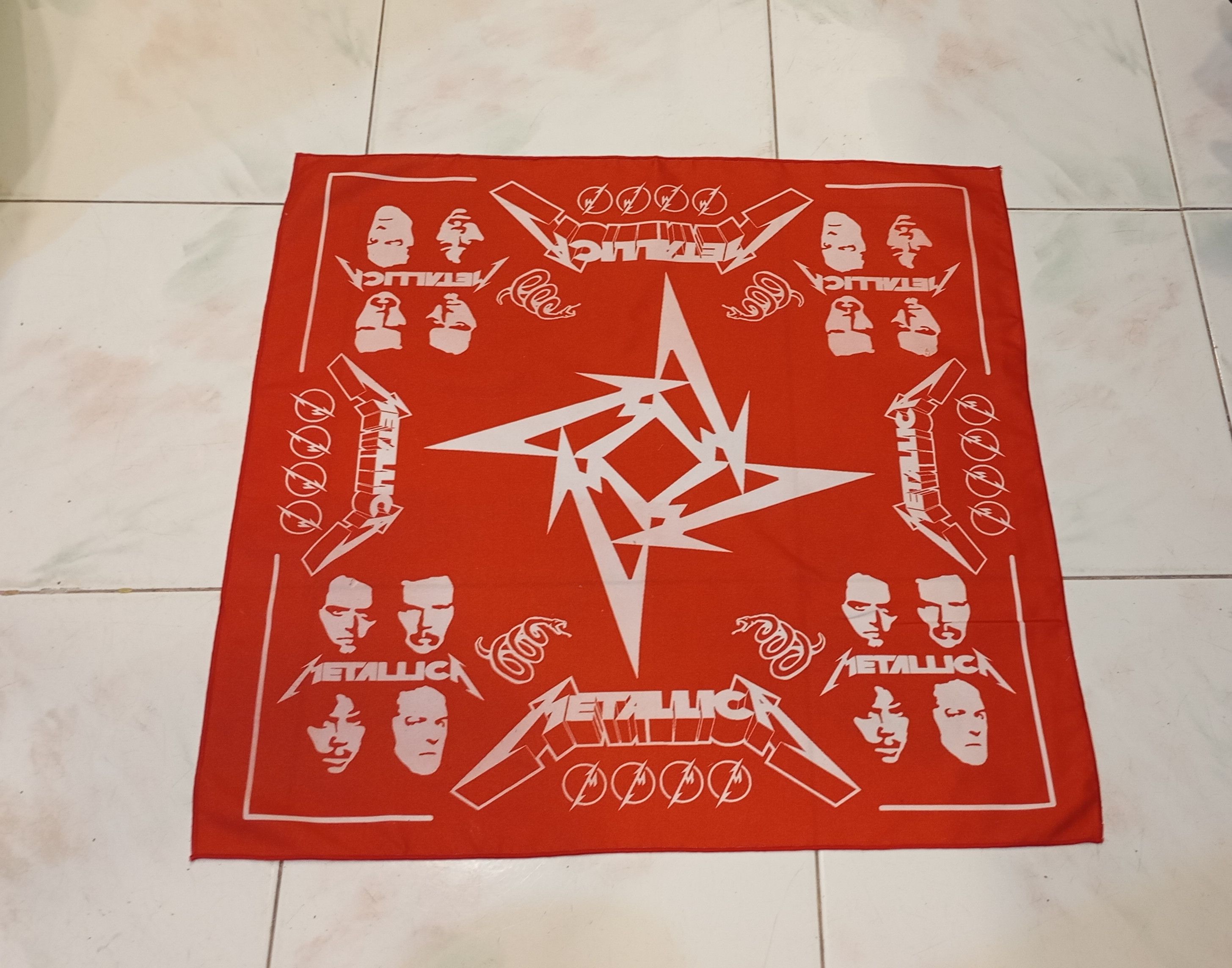 Band Tees Skulls Bandana Handkerchief Metallica Size ONE SIZE - 1 Thumbnail