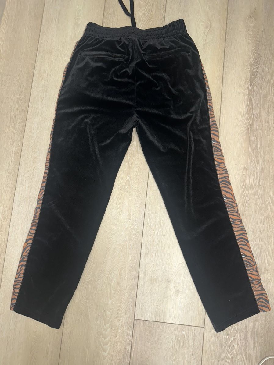 Billionaire Boys Club × Icecream Billionaire Boys Club Tiger Print Velvour Track Pants Size US 32 / EU 48 - 2 Thumbnail