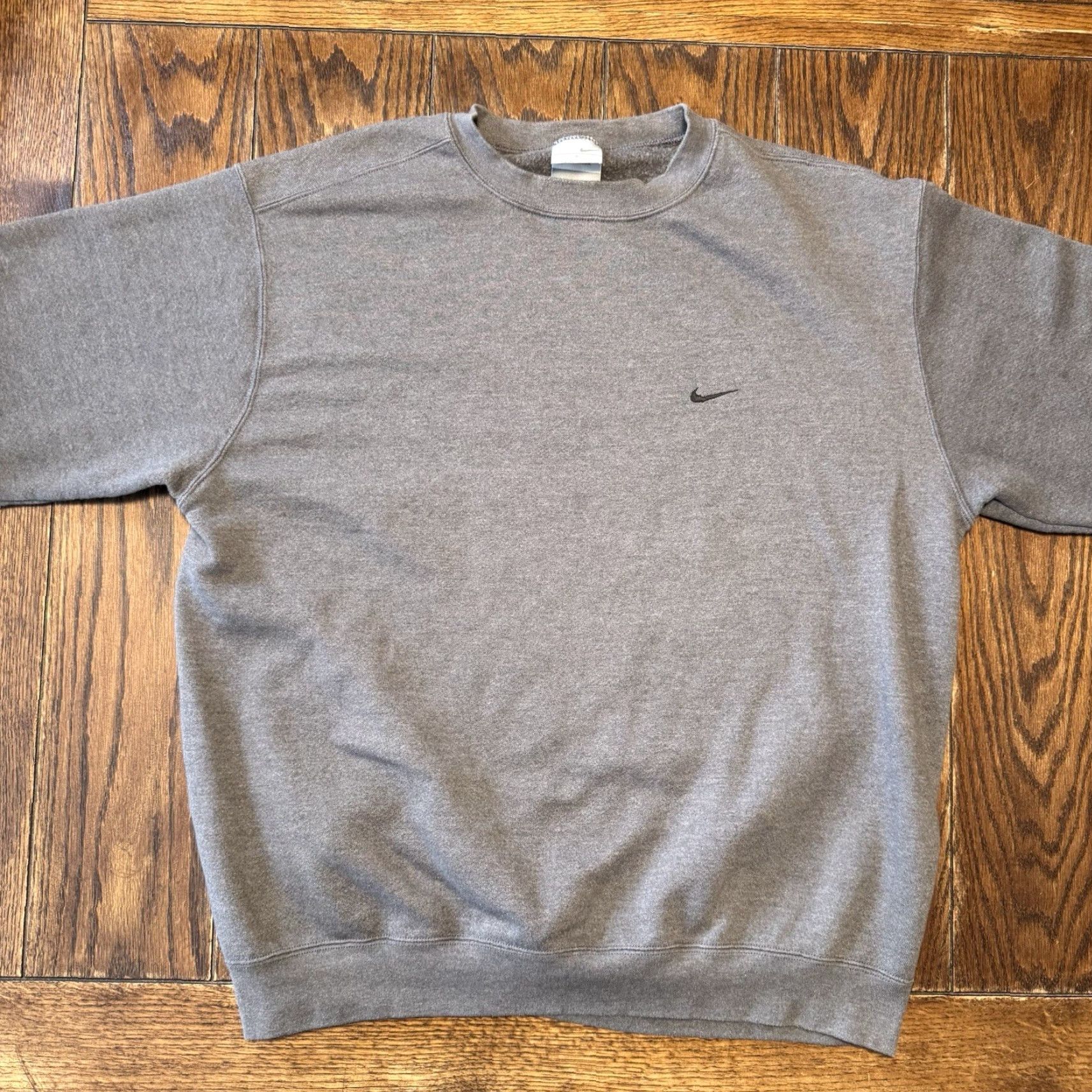 Nike VINTAGE Nike Sweatshirt Mens Large Gray Crewneck Swoosh Logo 90’s Silver Tag Size US L / EU 52-54 / 3 - 2 Thumbnail