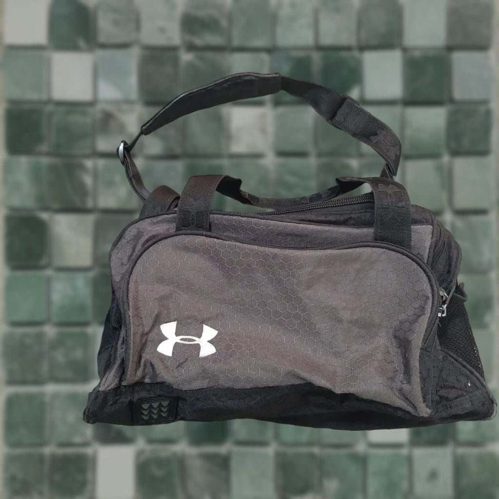 Under Armour Under Armour Duffle Bag Gym Bag Black 16"x9"x8" Adult Unisex Polyester Logo Bag Size ONE SIZE - 1 Thumbnail