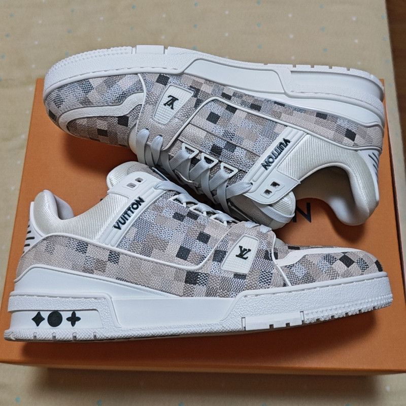 Louis Vuitton Louis Vuitton Low-Top Trainer Sneakers in White -2508 Size US 8.5 / EU 41-42 - 7 Thumbnail