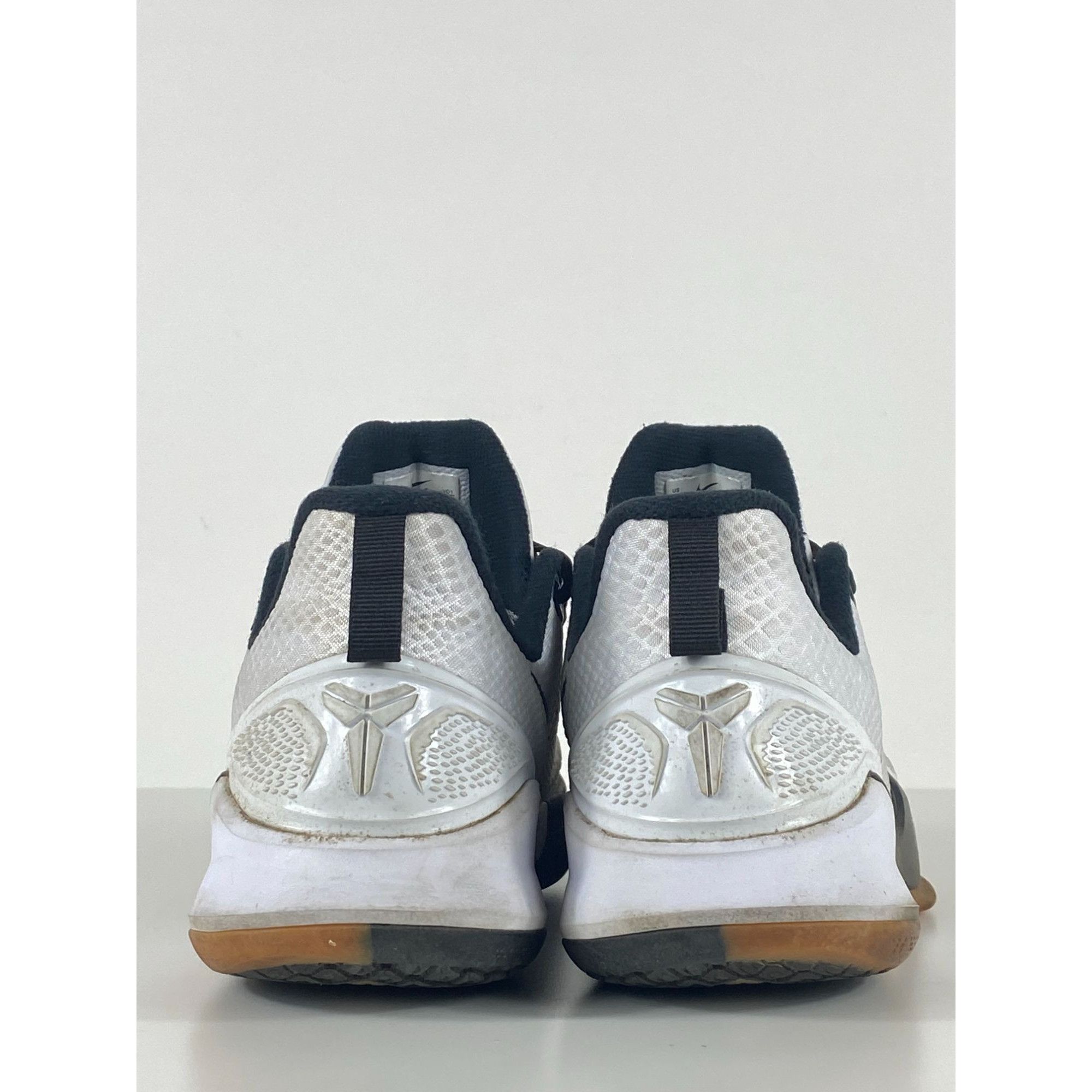 Nike Nike Mamba Focus White Low-Top Sneakers AJ5899-100 Size 10.5 Size US 10.5 / EU 43-44 - 5 Thumbnail
