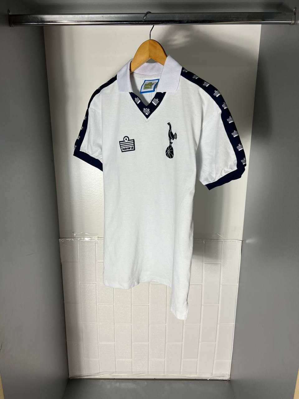Vintage VERY RARE ADMIRAL FC TOTTENHAM HOTSPUR ENGLAND SOCCER JERSEY Size US S / EU 44-46 / 1 - 3 Thumbnail