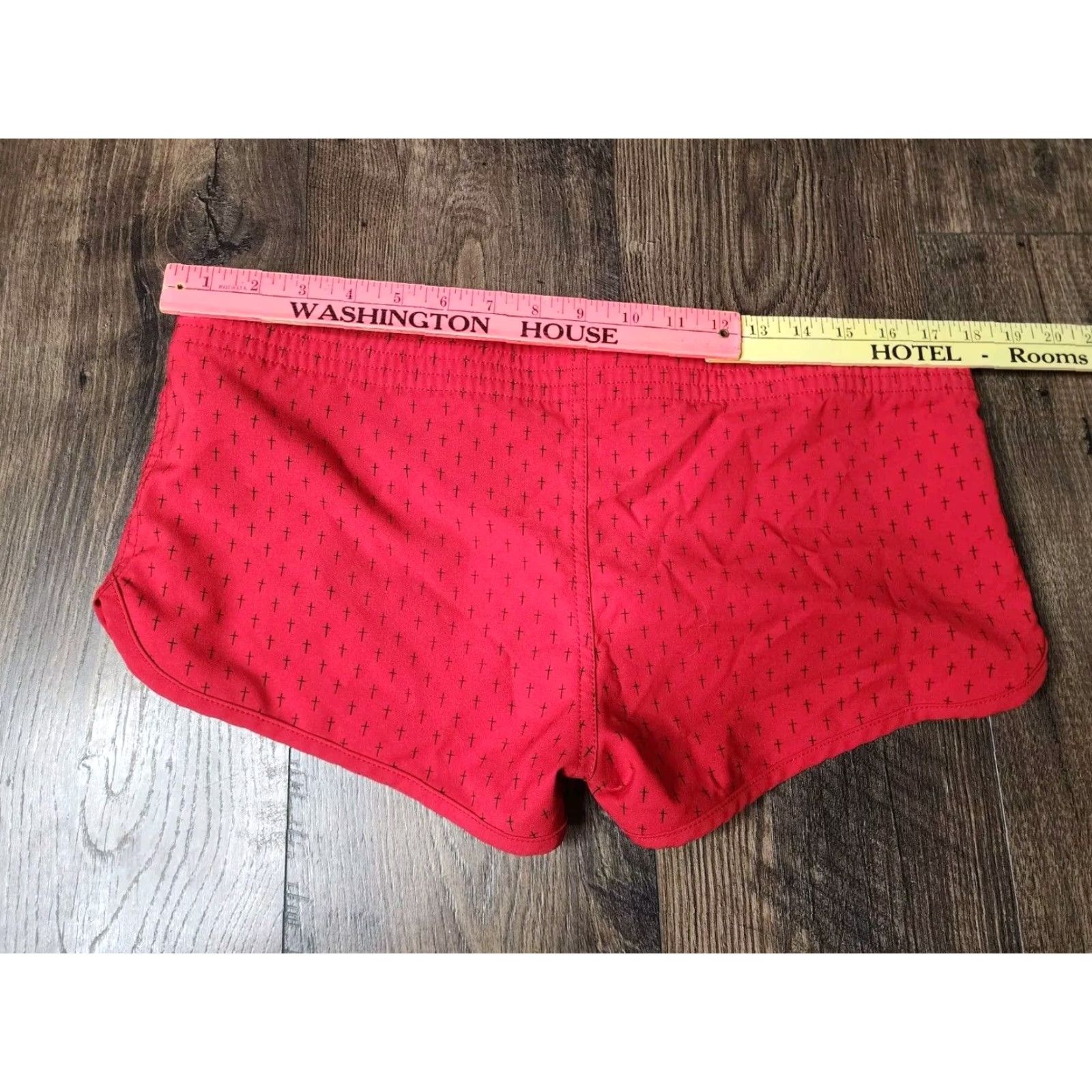 RVCA RVCA Va Essential Womens 28 Artist Series Cross Tattoo Sport Short Shirt Sports Womens 28 Red Shorts Mens? Size 28" / US 6 / IT 42 - 2 Thumbnail