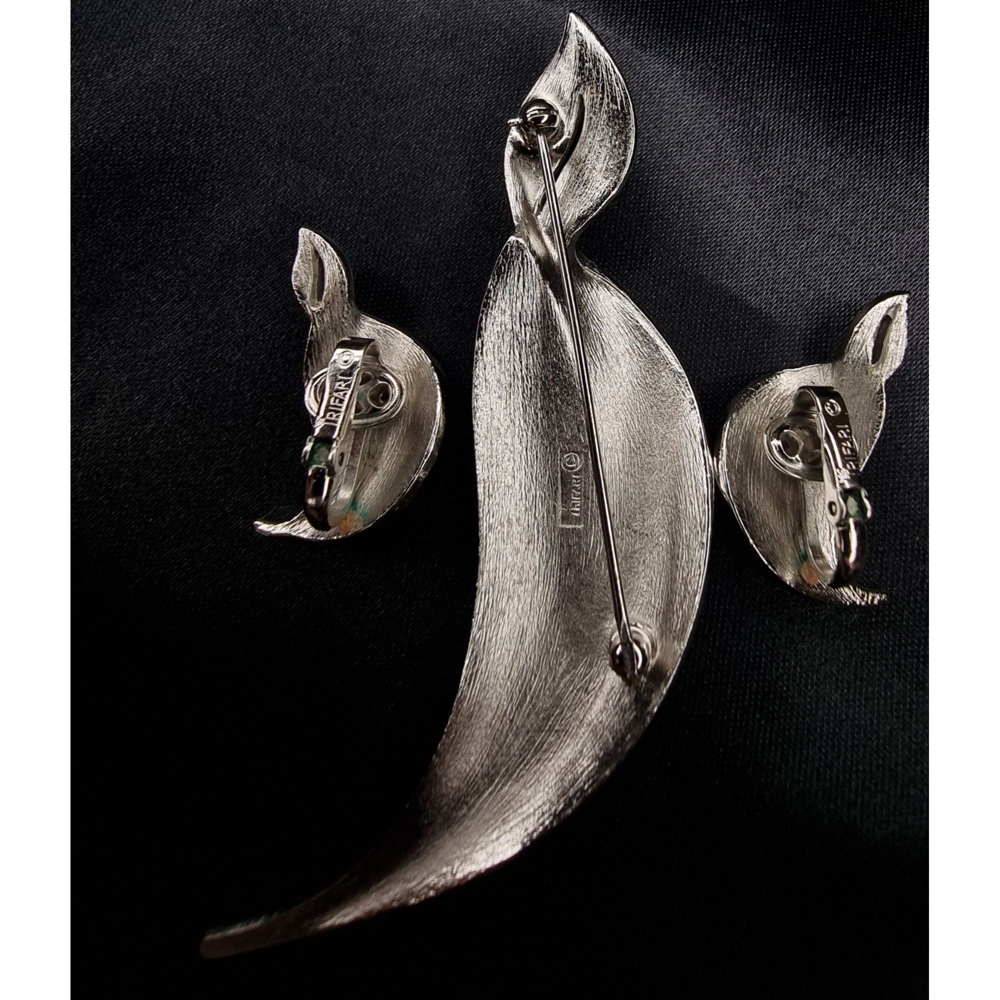 Vintage Vintage 1960s Trifari Silver Leaf Set – Brooch & Earrings Size ONE SIZE - 4 Thumbnail