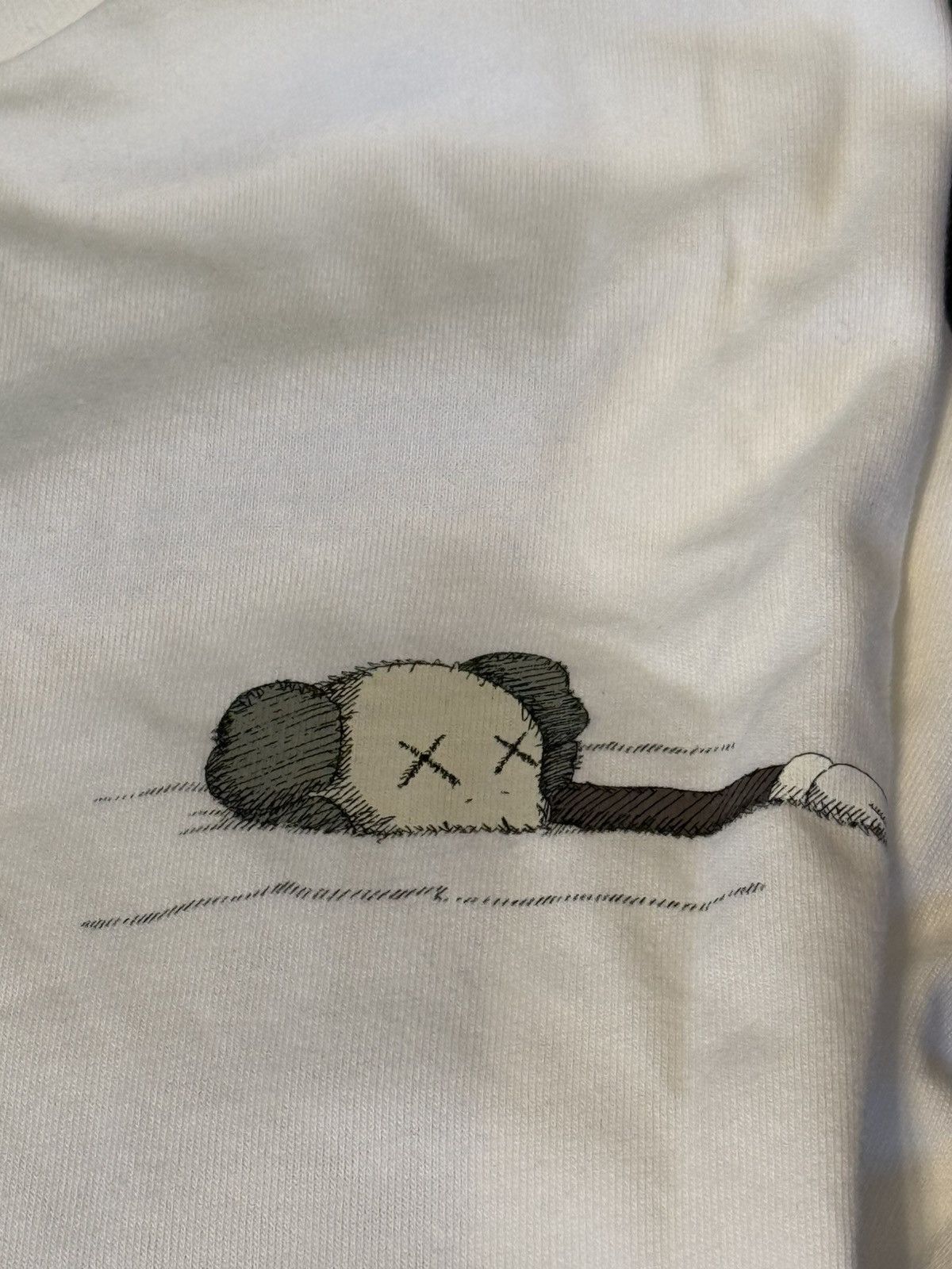 Kaws × Uniqlo KAWS x Uniqlo T Shirt Size Asian XL Size US XL / EU 56 / 4 - 5 Thumbnail