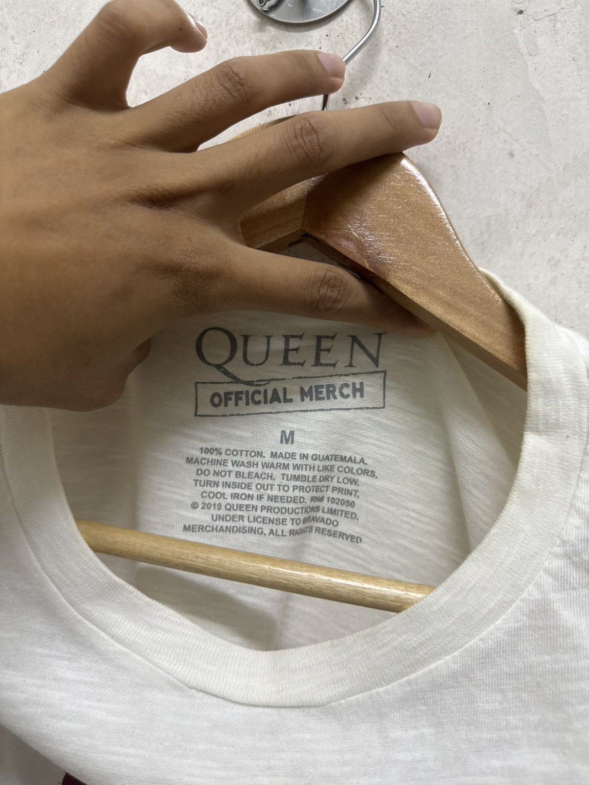 Band Tees 2000s Queen Grunge Thrash Rock Tee Size XS / US 0-2 / IT 36-38 - 4 Thumbnail