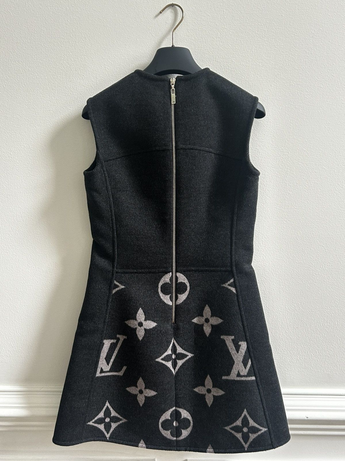Louis Vuitton Louis Vuitton Wool A-Line Dress Size: 34 Size XS / US 0-2 / IT 36-38 - 6 Thumbnail