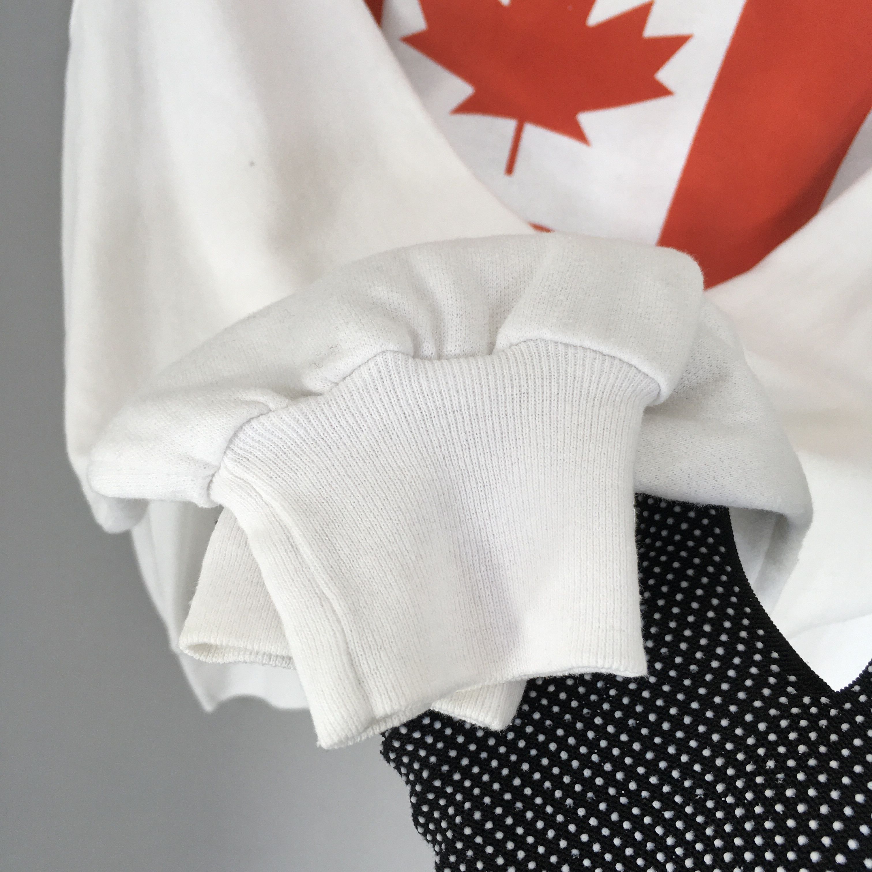 Vintage Vintage 90s Canada Cityscape White Sweatshirt Large Size US L / EU 52-54 / 3 - 6 Thumbnail