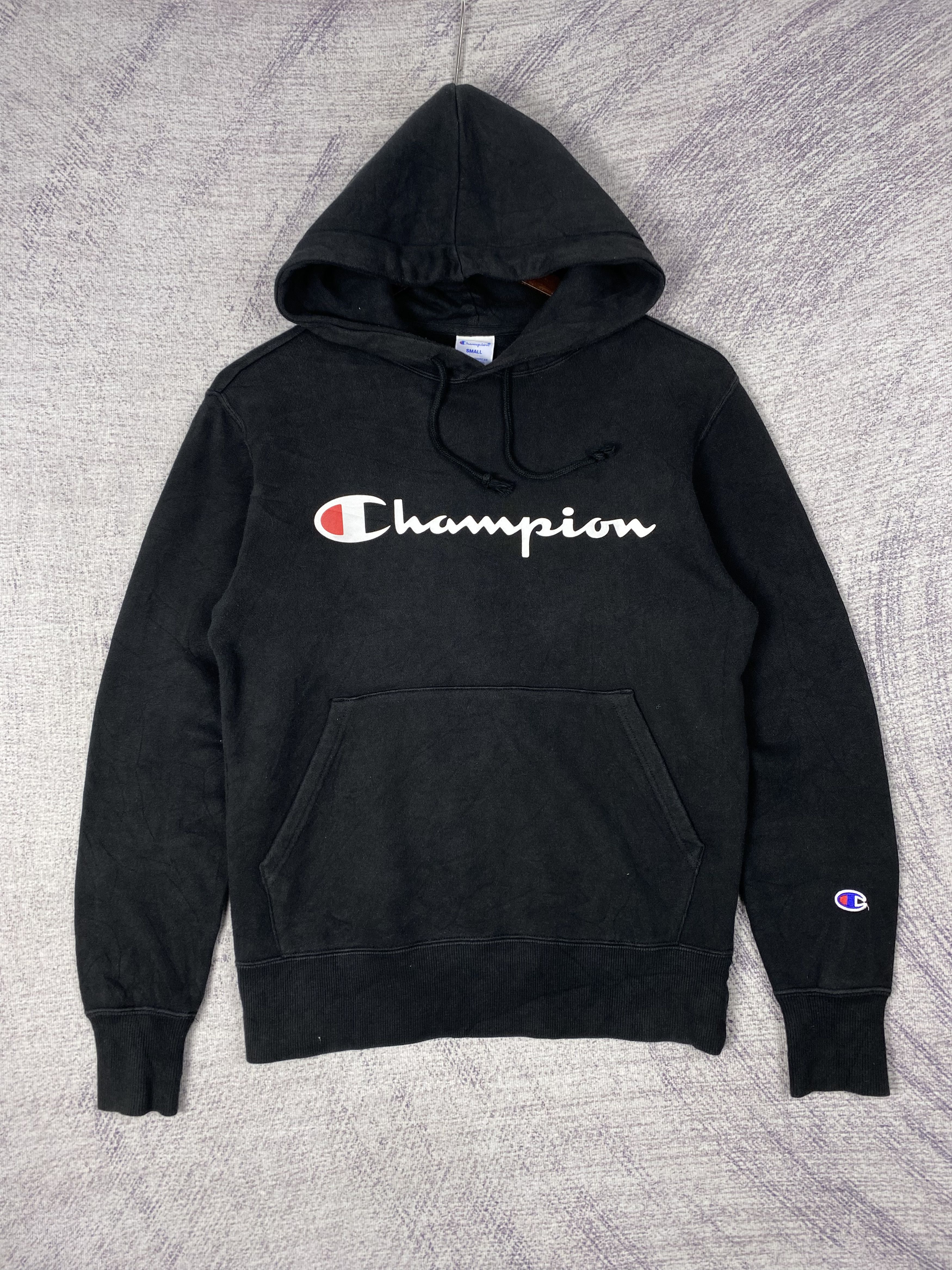 Champion Vintage Champion Black Hoodie Pullover with Script Logo Size US S / EU 44-46 / 1 - 1 Thumbnail