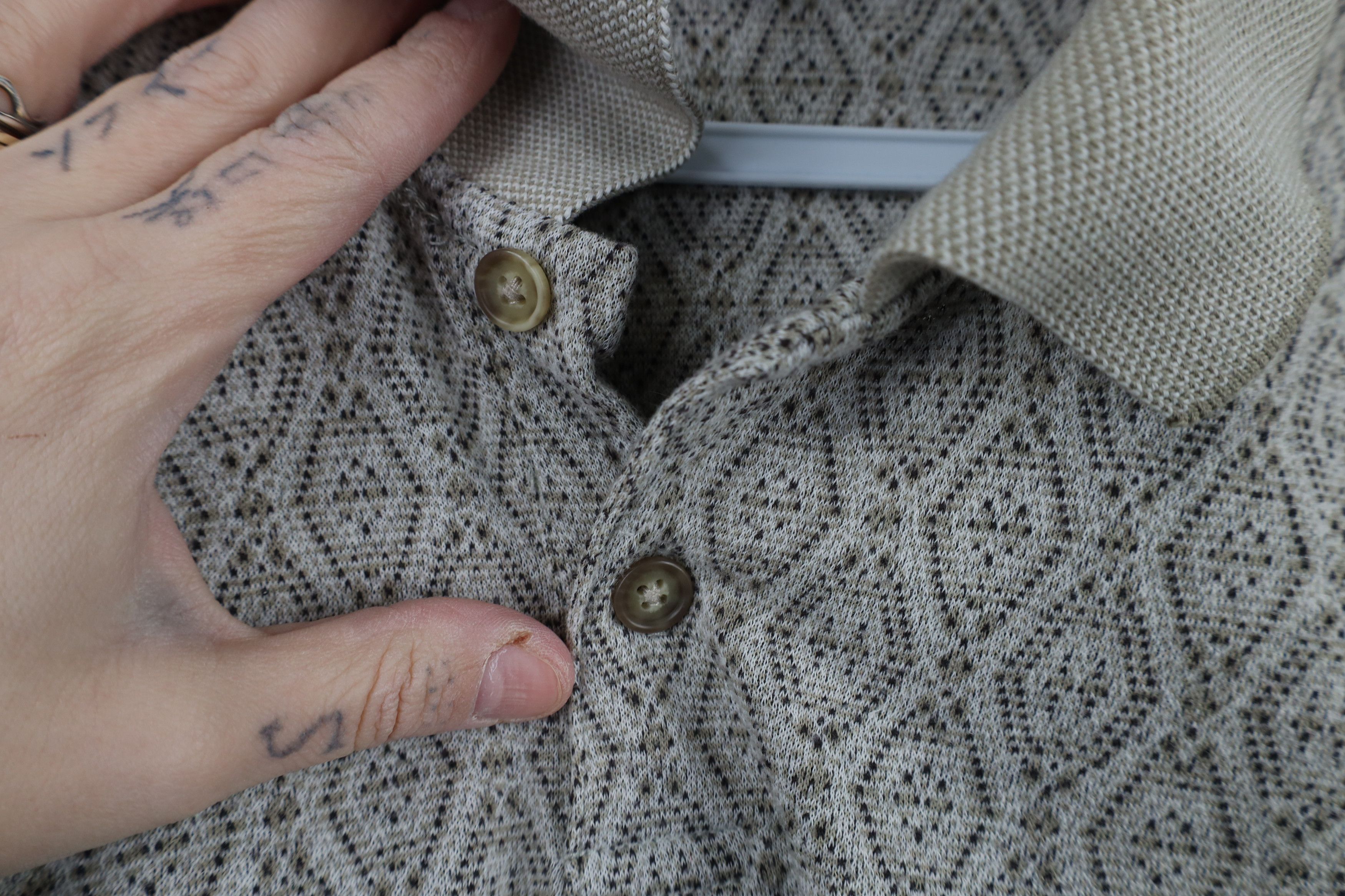 Vintage Vintage 90s Streetwear Knit Collared Polo Shirt Beige Size US L / EU 52-54 / 3 - 4 Thumbnail