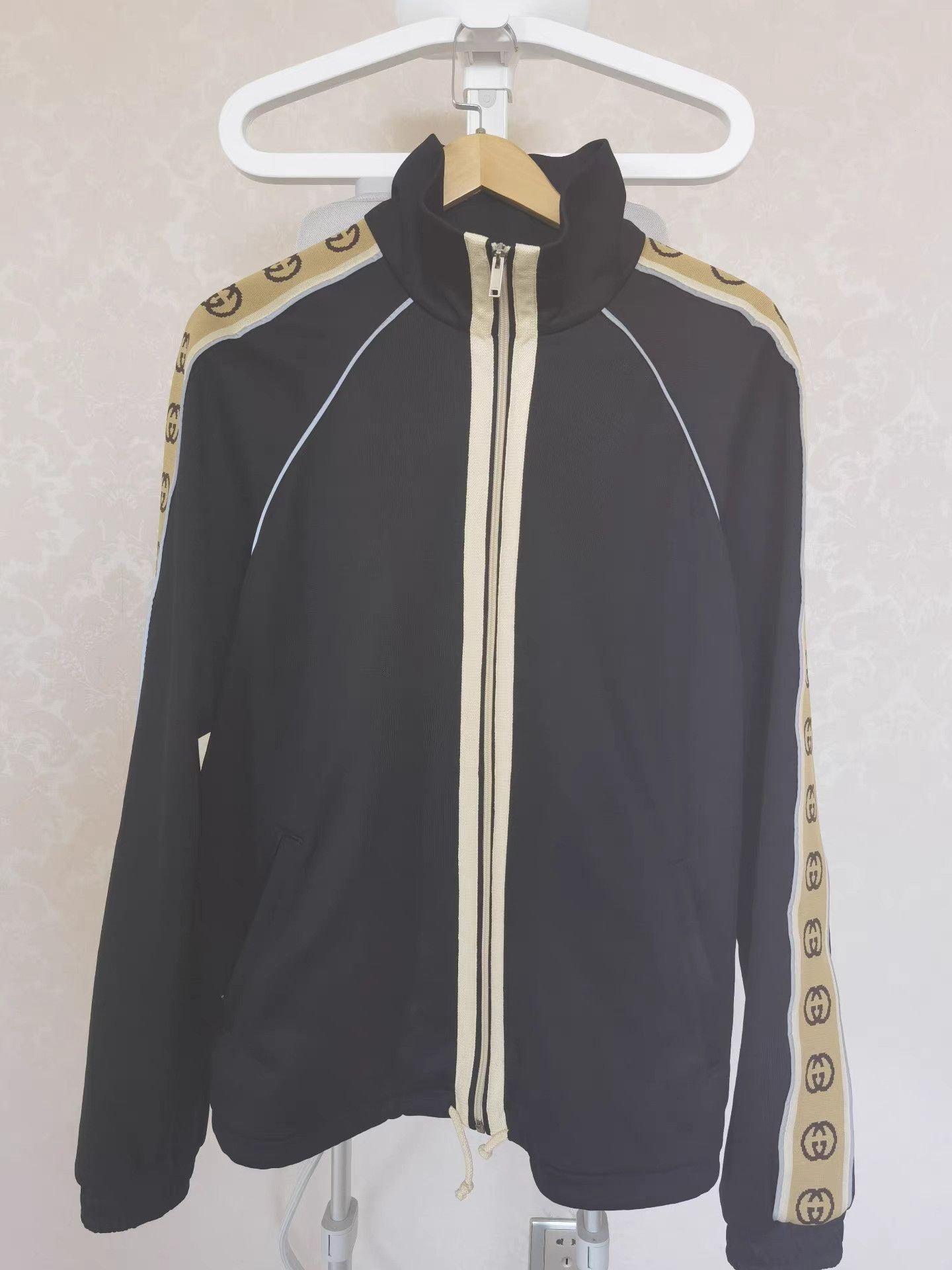 Gucci GUCCI Sports Top K17 Size US M / EU 48-50 / 2 - 1 Thumbnail