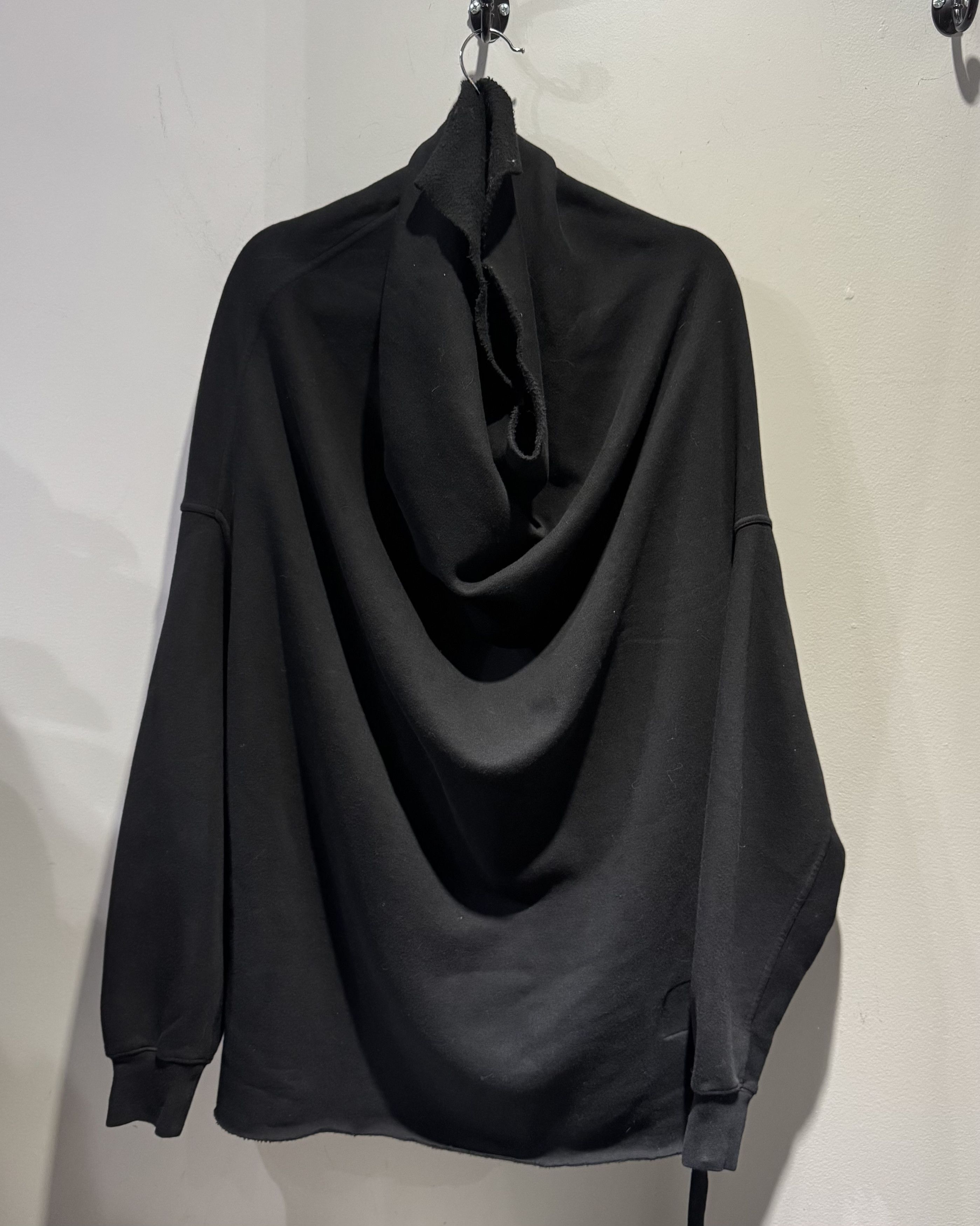Shroud -09 Black , One Size (OS)