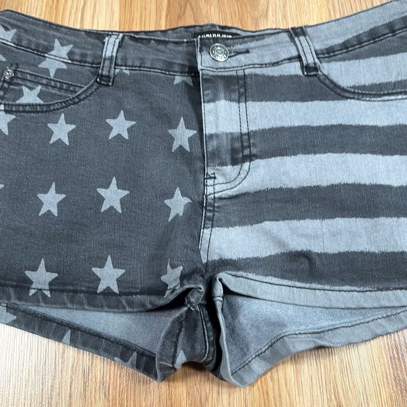 CO Sophyline & Co Denim Shorts Womens M Medium Stretch Pockets American Flag Black 5-Pocket Design Casual Shorts Size 32" / US 10 / IT 46 - 2 Thumbnail