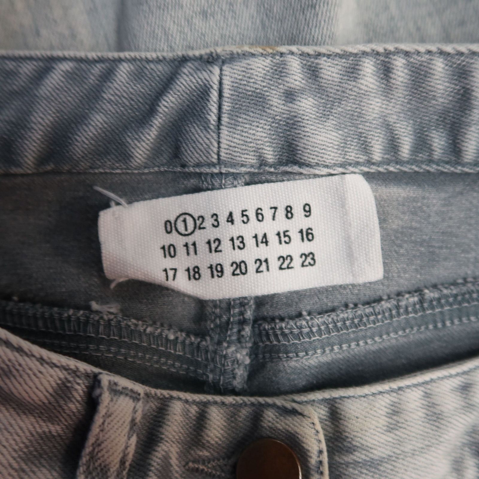 Maison Margiela Size 6 Light Grey Acid Wash Skinny Jeans Size 28" / US 6 / IT 42 - 9 Thumbnail