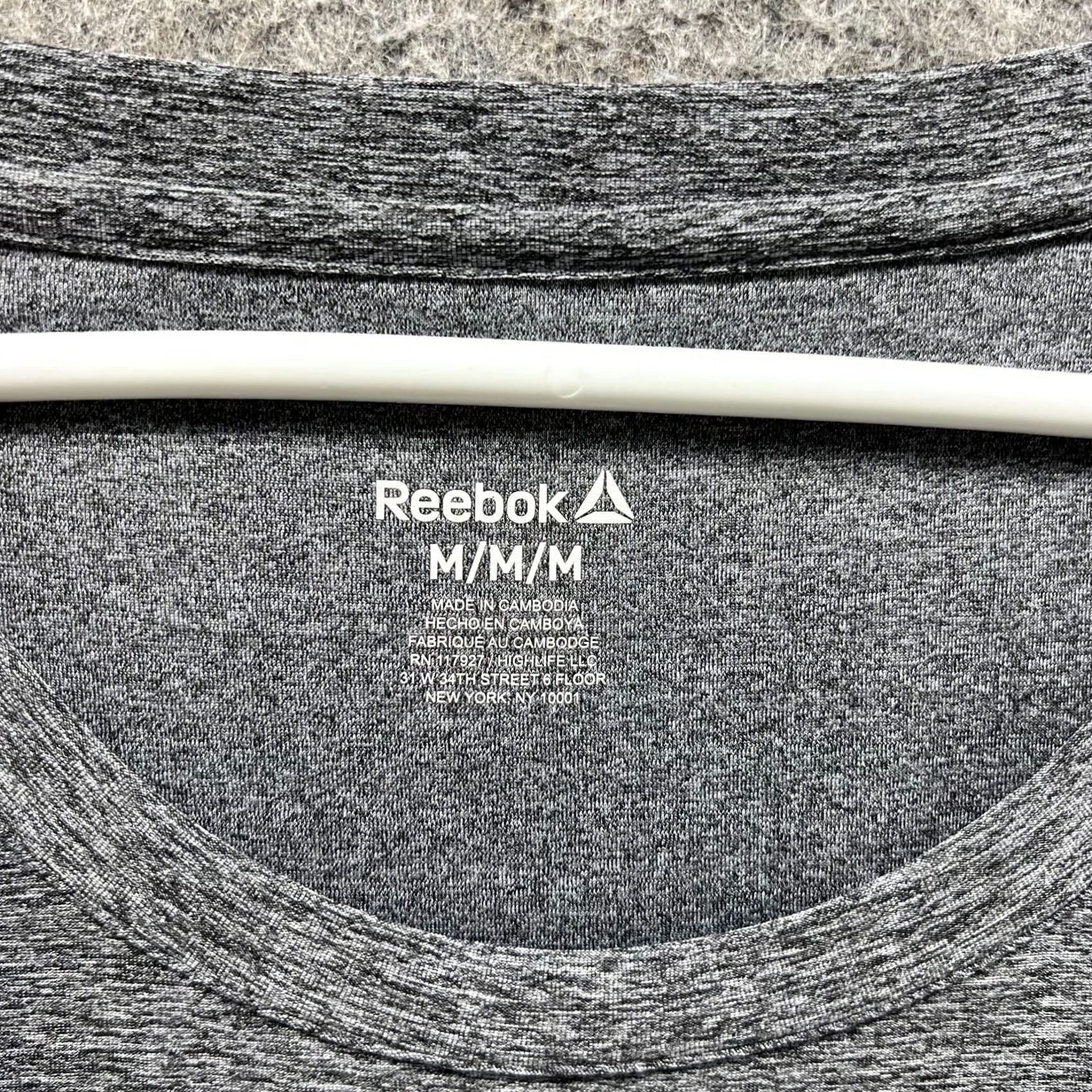 Reebok Reebok Shirt Women Medium Heather Gray Athletic Round Neck Training T-Shirt Womens Men? Size M / US 6-8 / IT 42-44 - 6 Thumbnail