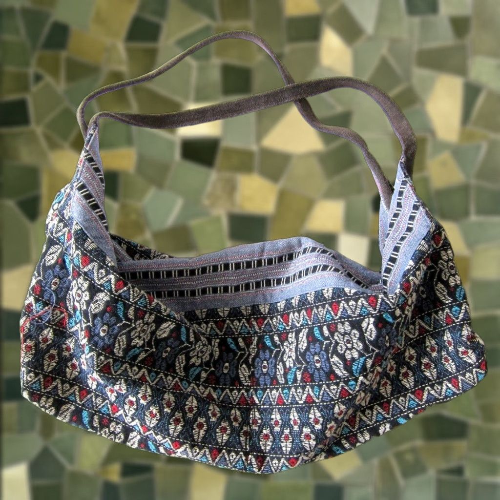 Vintage VINTAGE American Eagle Outfitter Cotton Embroidered Floral Leather Duffel Backpack Purse Size ONE SIZE - 1 Thumbnail