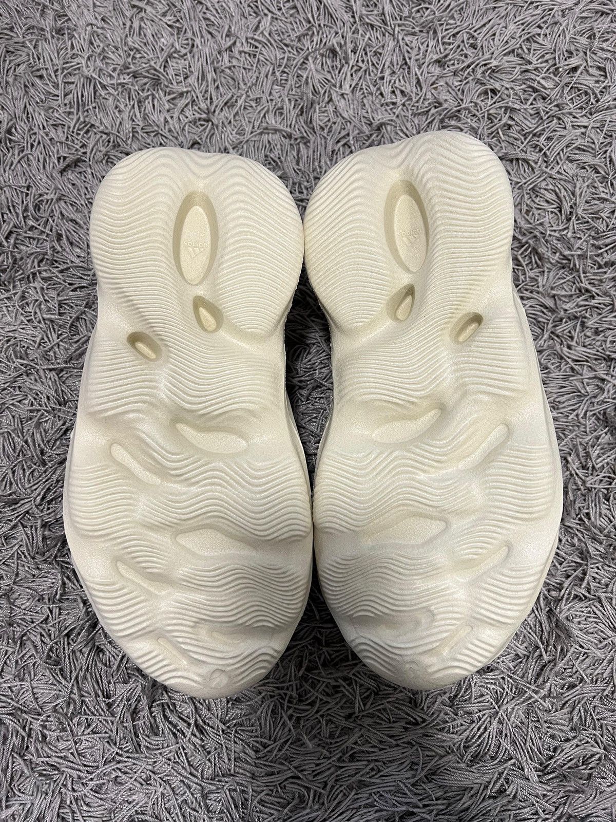 Adidas Adidas Yeezy Foam RNNR Sand Size US 9 / EU 42 - 5 Thumbnail