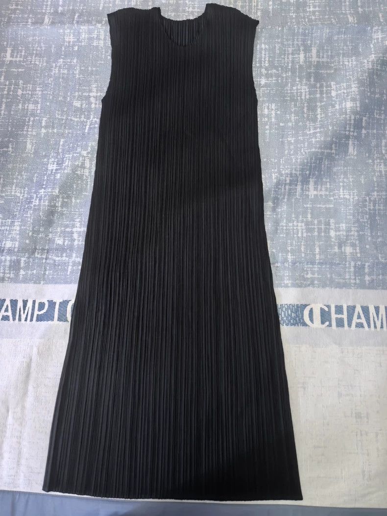 Issey Miyake Issey Miyake size:3 Black pleated dress Size XS / US 0-2 / IT 36-38 - 2 Thumbnail