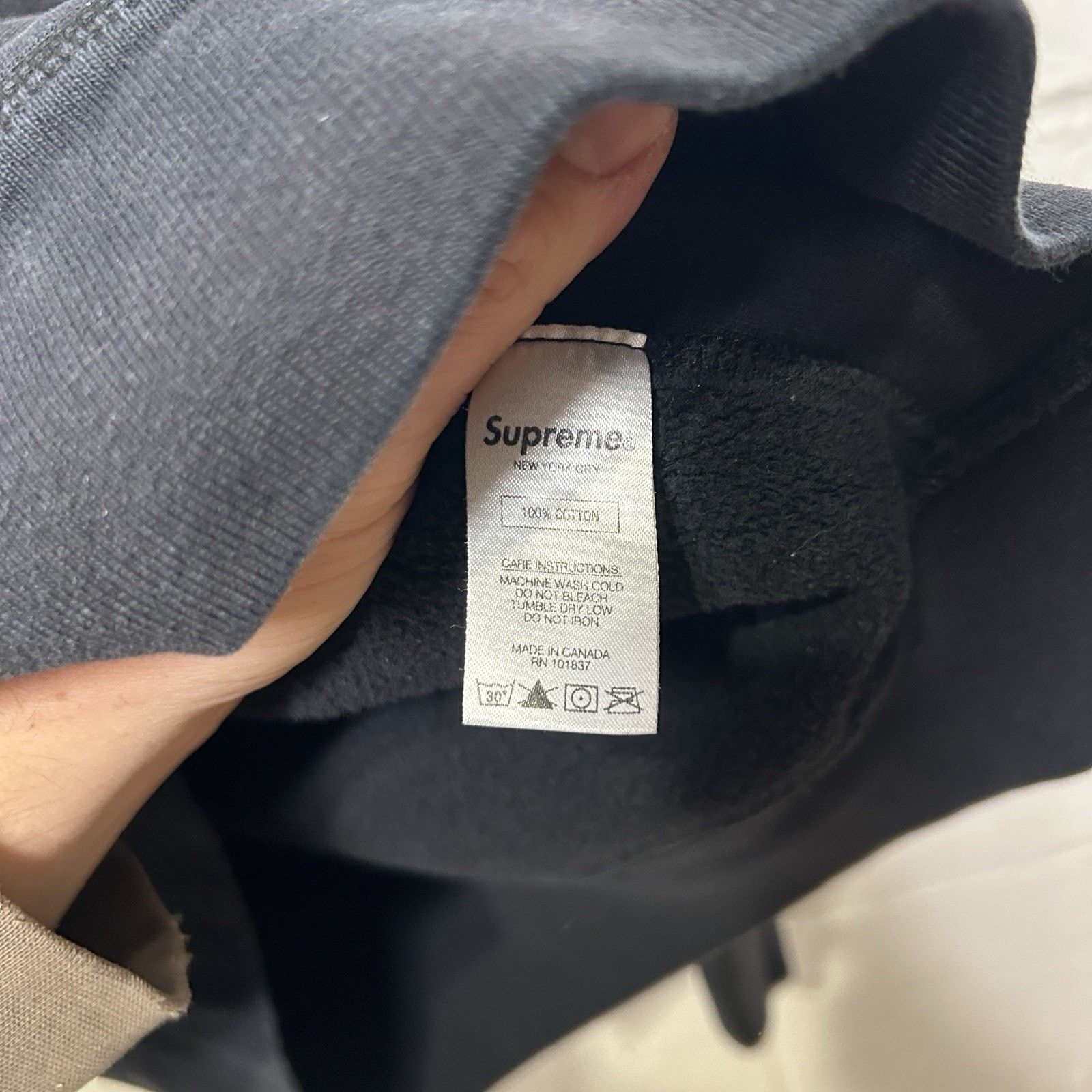 Supreme Supreme Gradient Sleeve Logo Hooded Sweatshirt “Black” FW18 Size US M / EU 48-50 / 2 - 12 Thumbnail